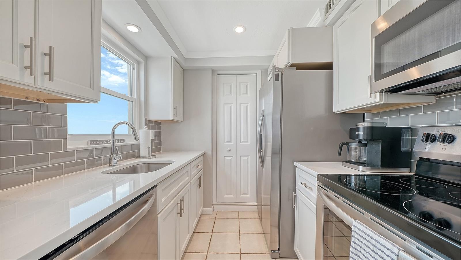 1255 TARPON CENTER DR #406, VENICE, FL, 34285