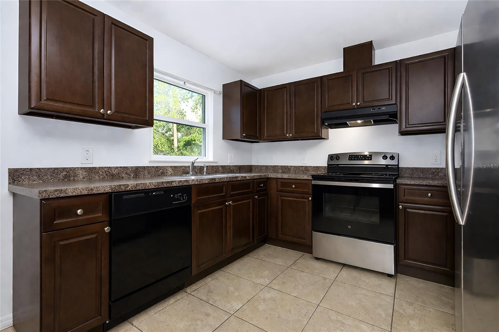 1068 MAYFLOWER AVE, DELTONA, FL, 32725