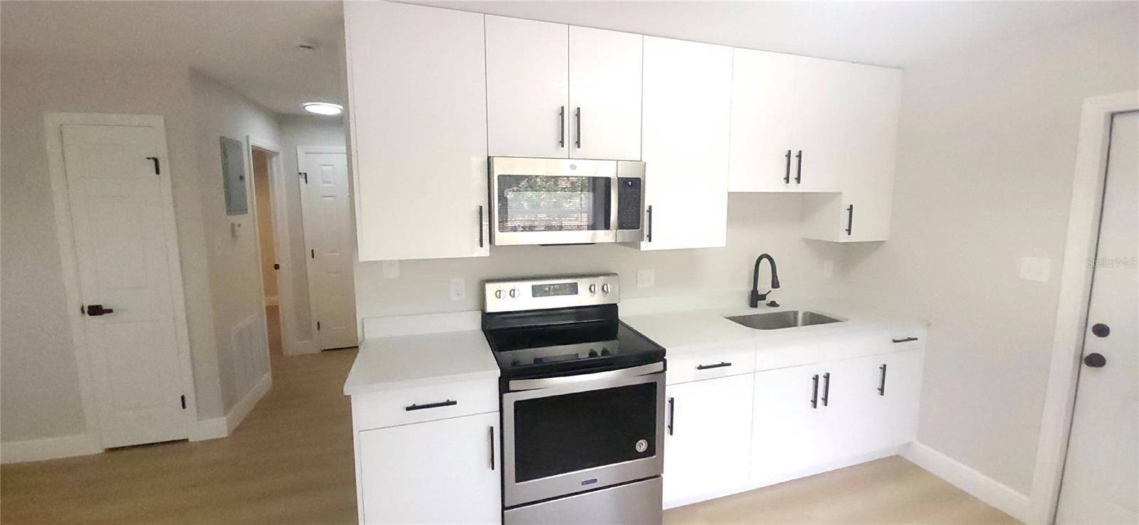 901 S TAYLOR RD, SEFFNER, FL, 33584