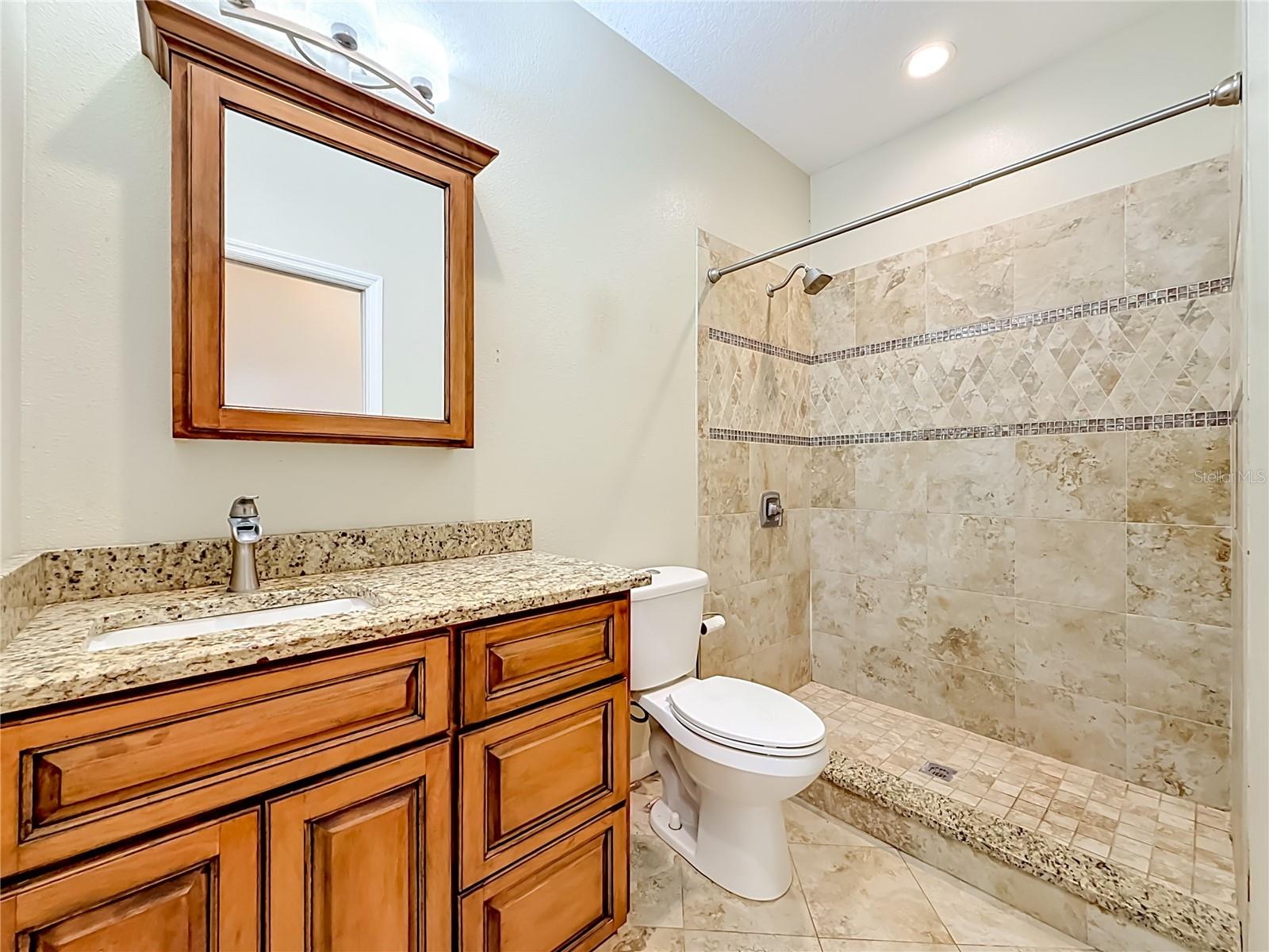 1003 W OUTBOUND PL, TAMPA, FL, 33612