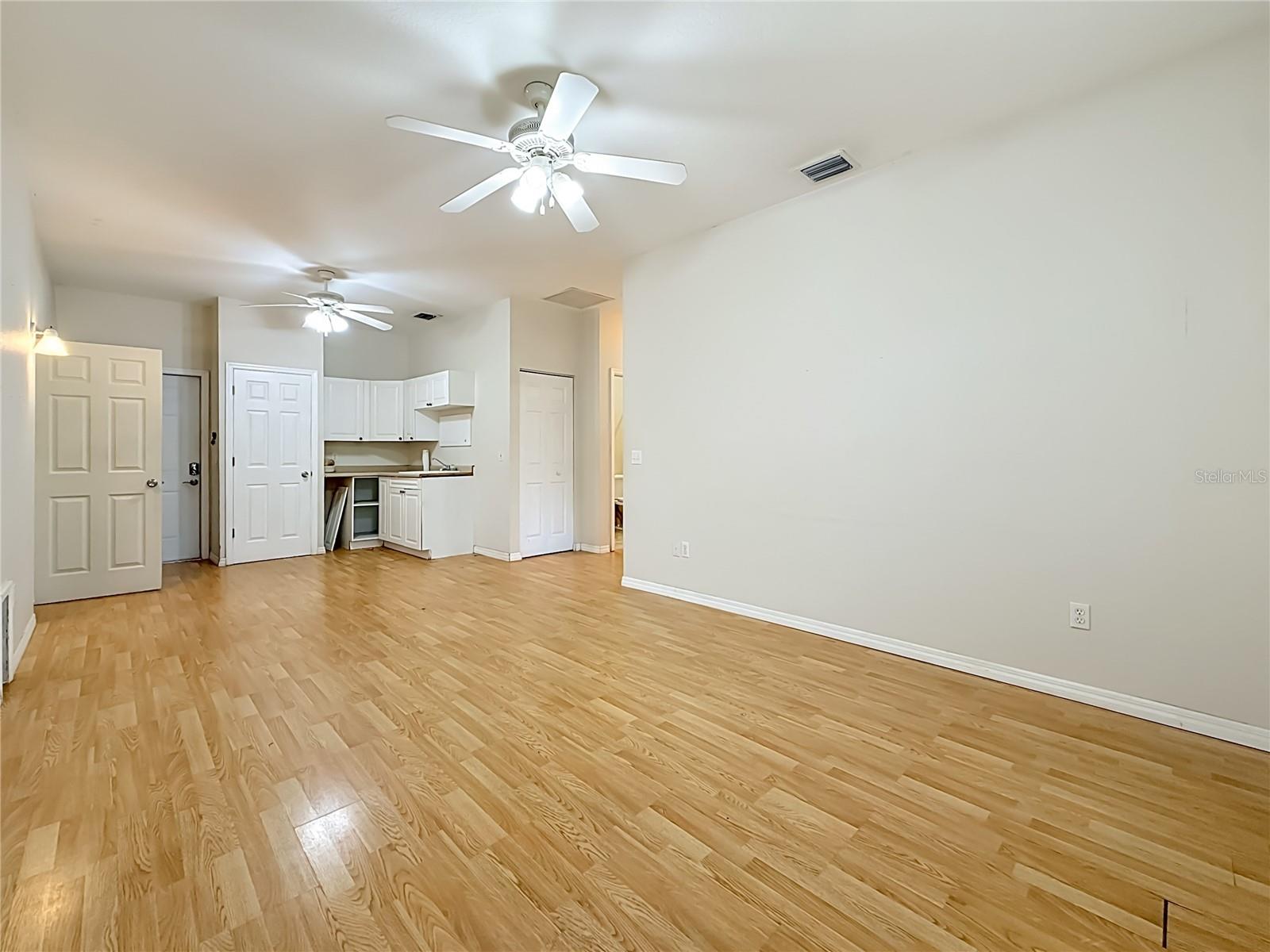 1003 W OUTBOUND PL, TAMPA, FL, 33612