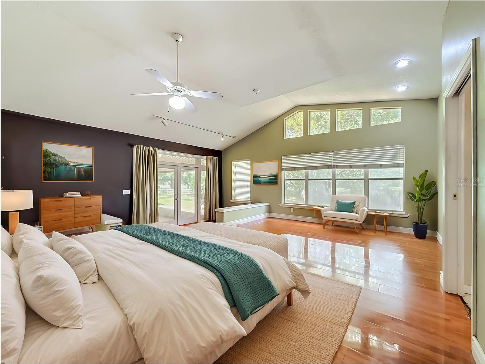 1003 W OUTBOUND PL, TAMPA, FL, 33612