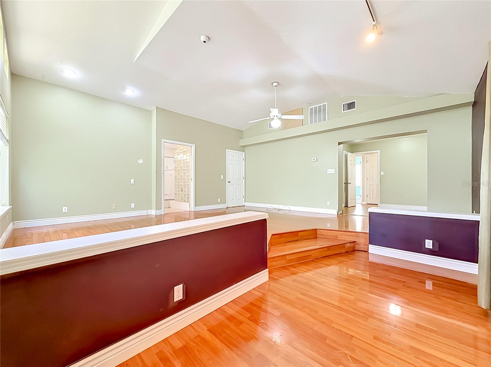 1003 W OUTBOUND PL, TAMPA, FL, 33612