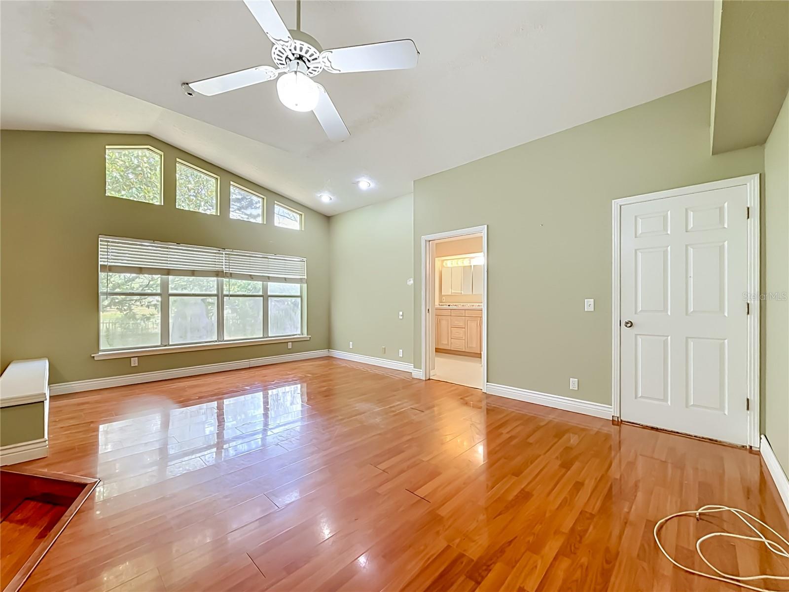 1003 W OUTBOUND PL, TAMPA, FL, 33612