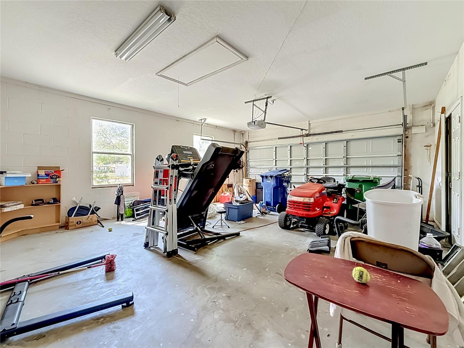 1003 W OUTBOUND PL, TAMPA, FL, 33612