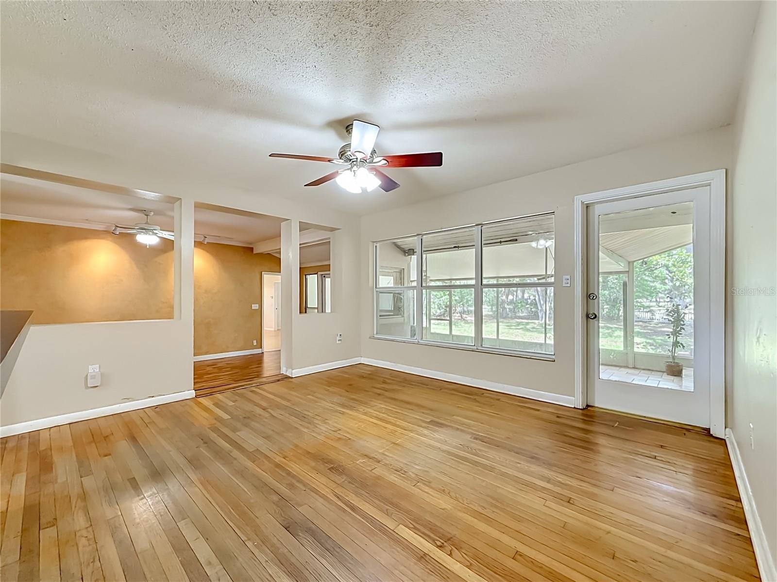 1003 W OUTBOUND PL, TAMPA, FL, 33612