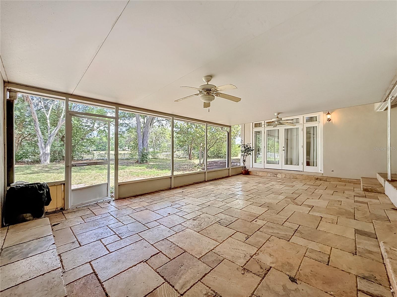 1003 W OUTBOUND PL, TAMPA, FL, 33612
