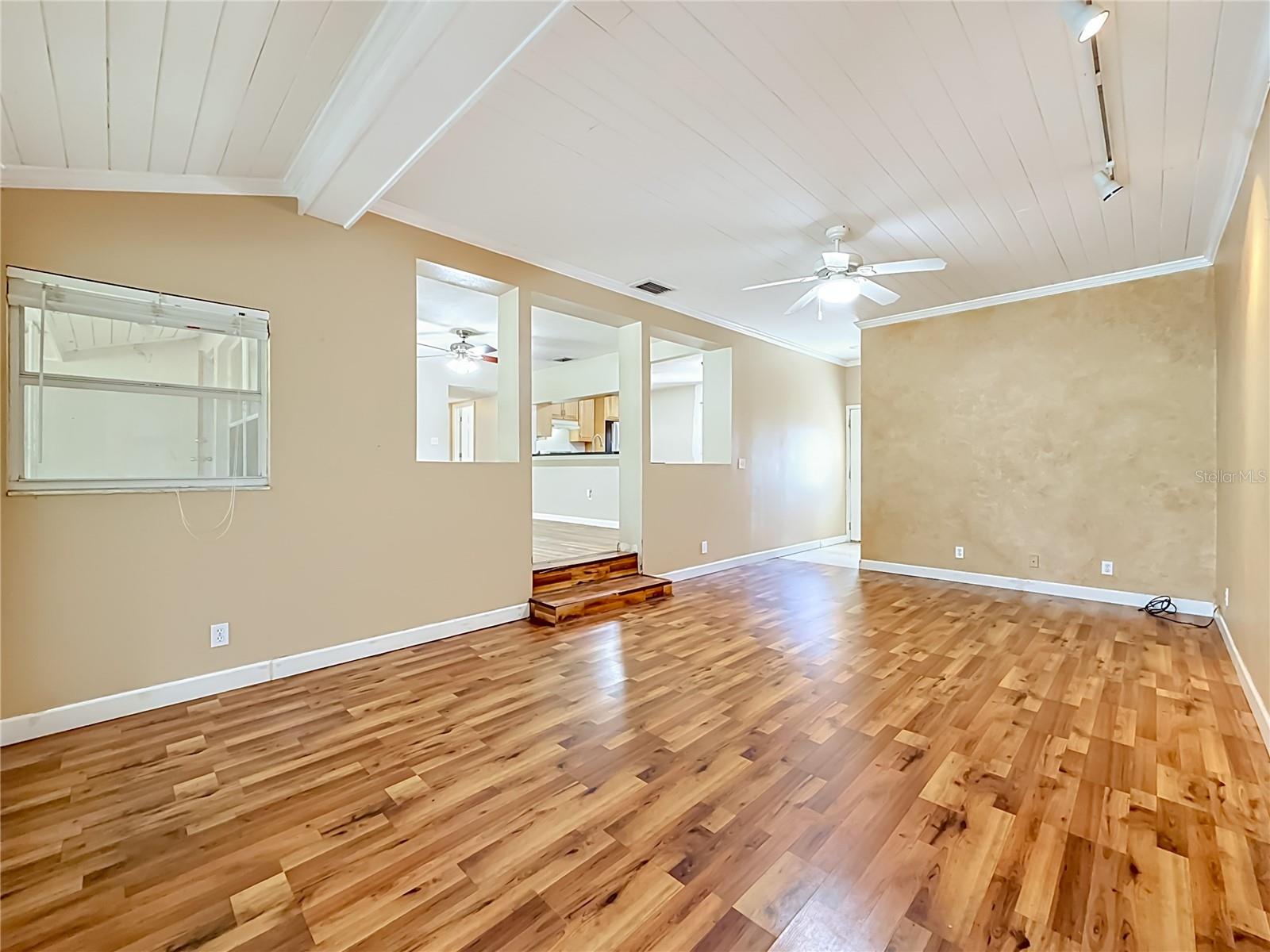1003 W OUTBOUND PL, TAMPA, FL, 33612