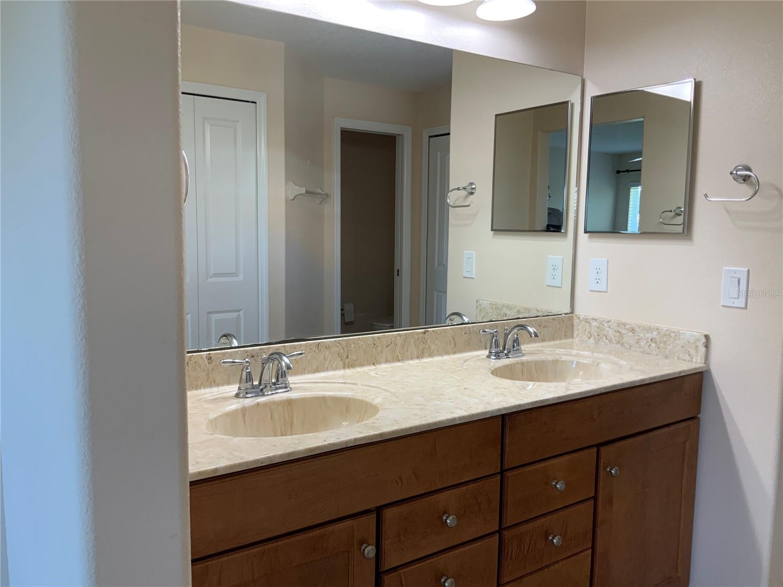 27215 ROANOKE DR, LEESBURG, FL, 34748