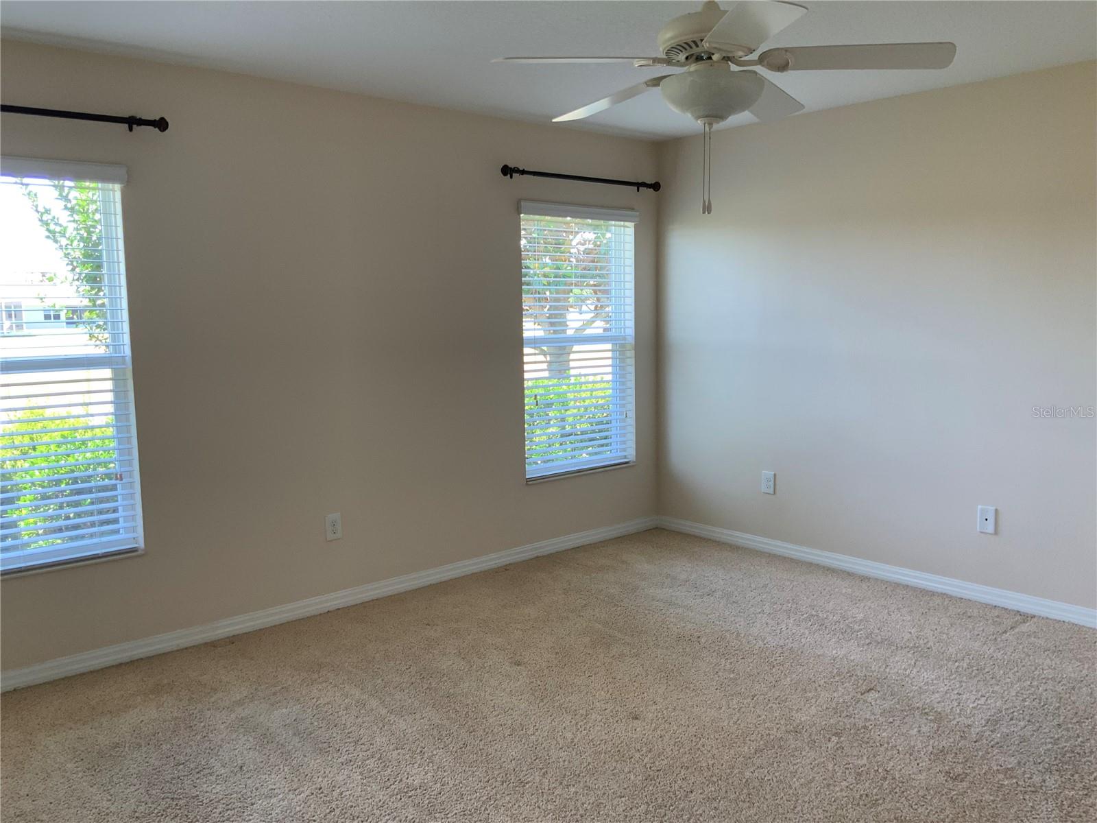 27215 ROANOKE DR, LEESBURG, FL, 34748