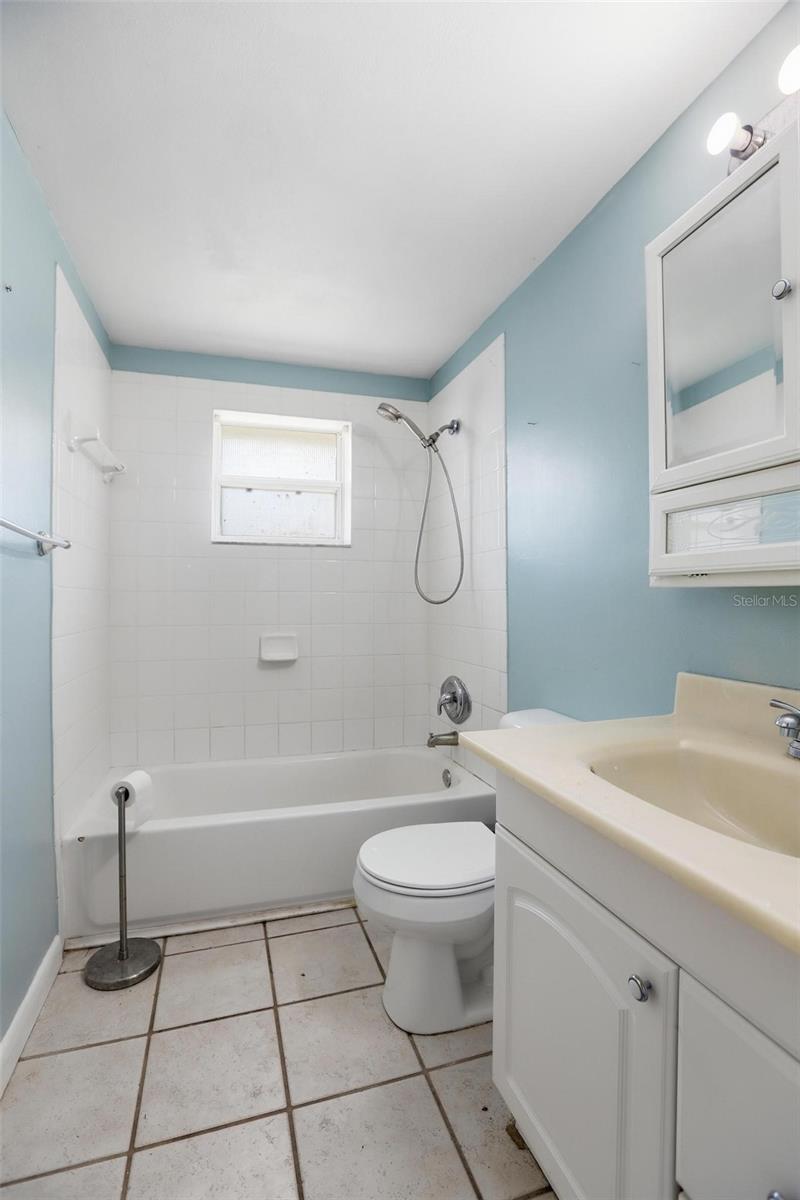810 S MASSACHUSETTS AVE, DELAND, FL, 32724