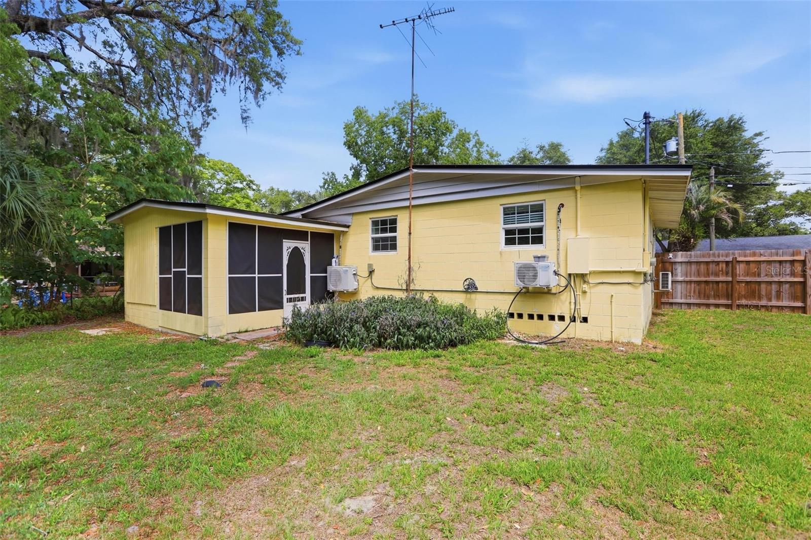 810 S MASSACHUSETTS AVE, DELAND, FL, 32724