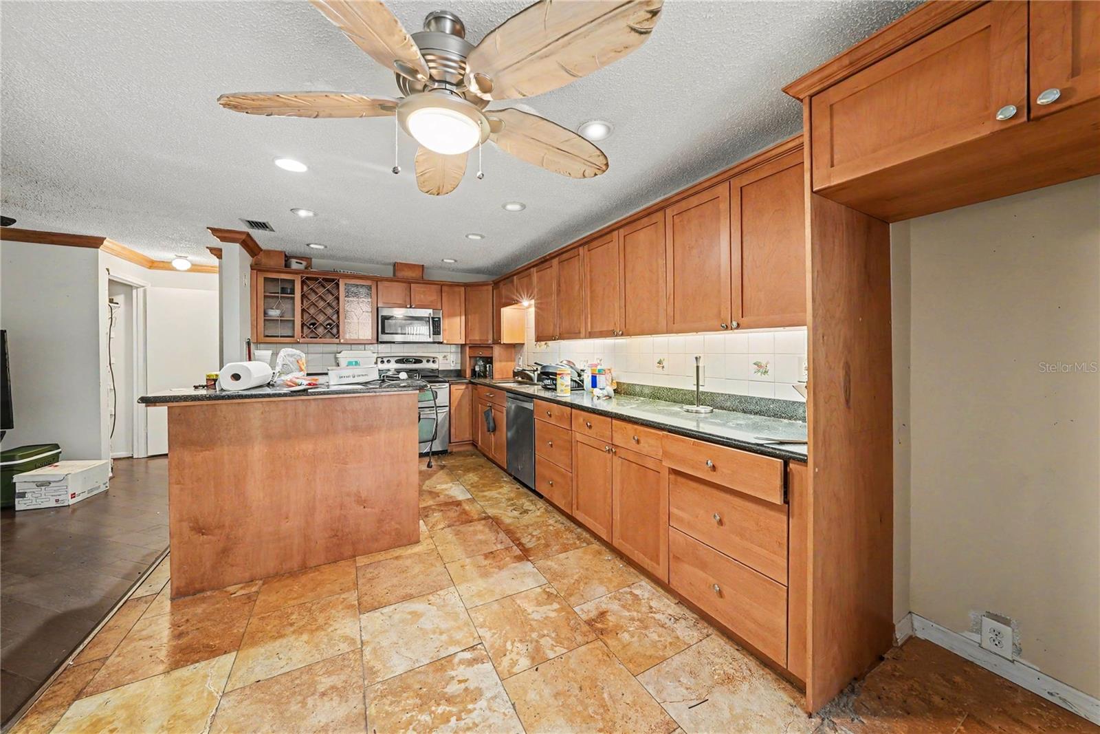 9624 HIDDEN OAKS CIR, TAMPA, FL, 33612