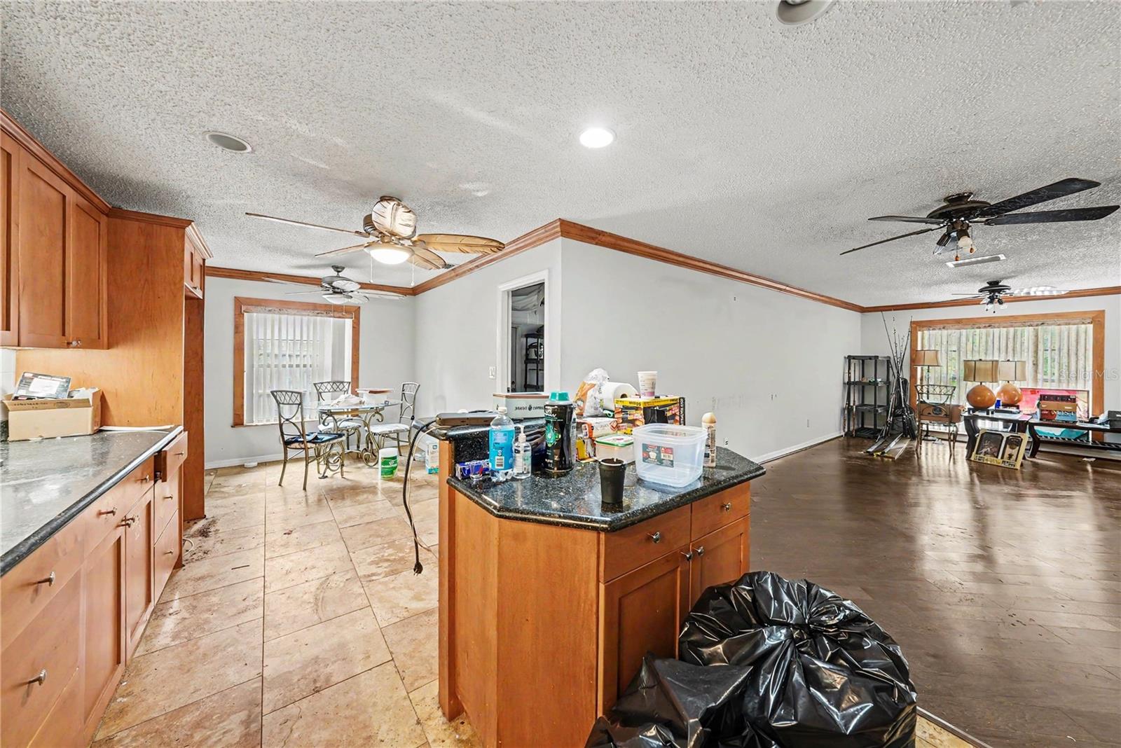 9624 HIDDEN OAKS CIR, TAMPA, FL, 33612