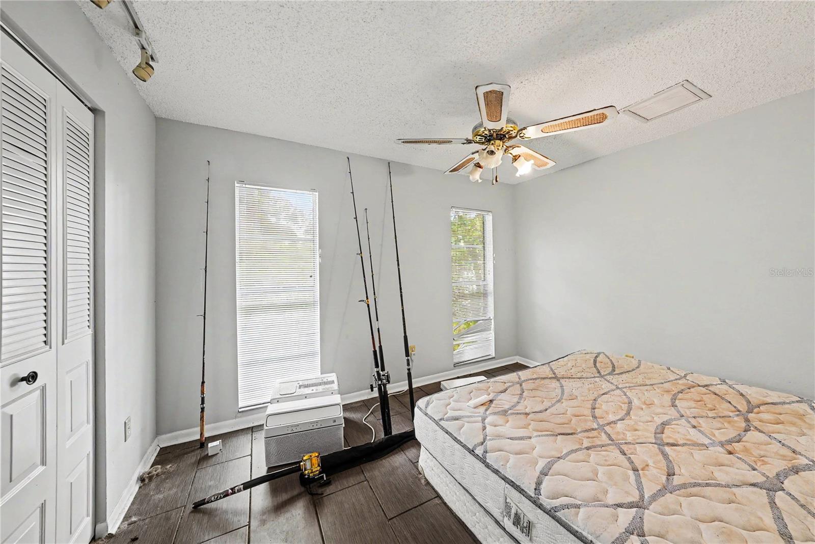 9624 HIDDEN OAKS CIR, TAMPA, FL, 33612