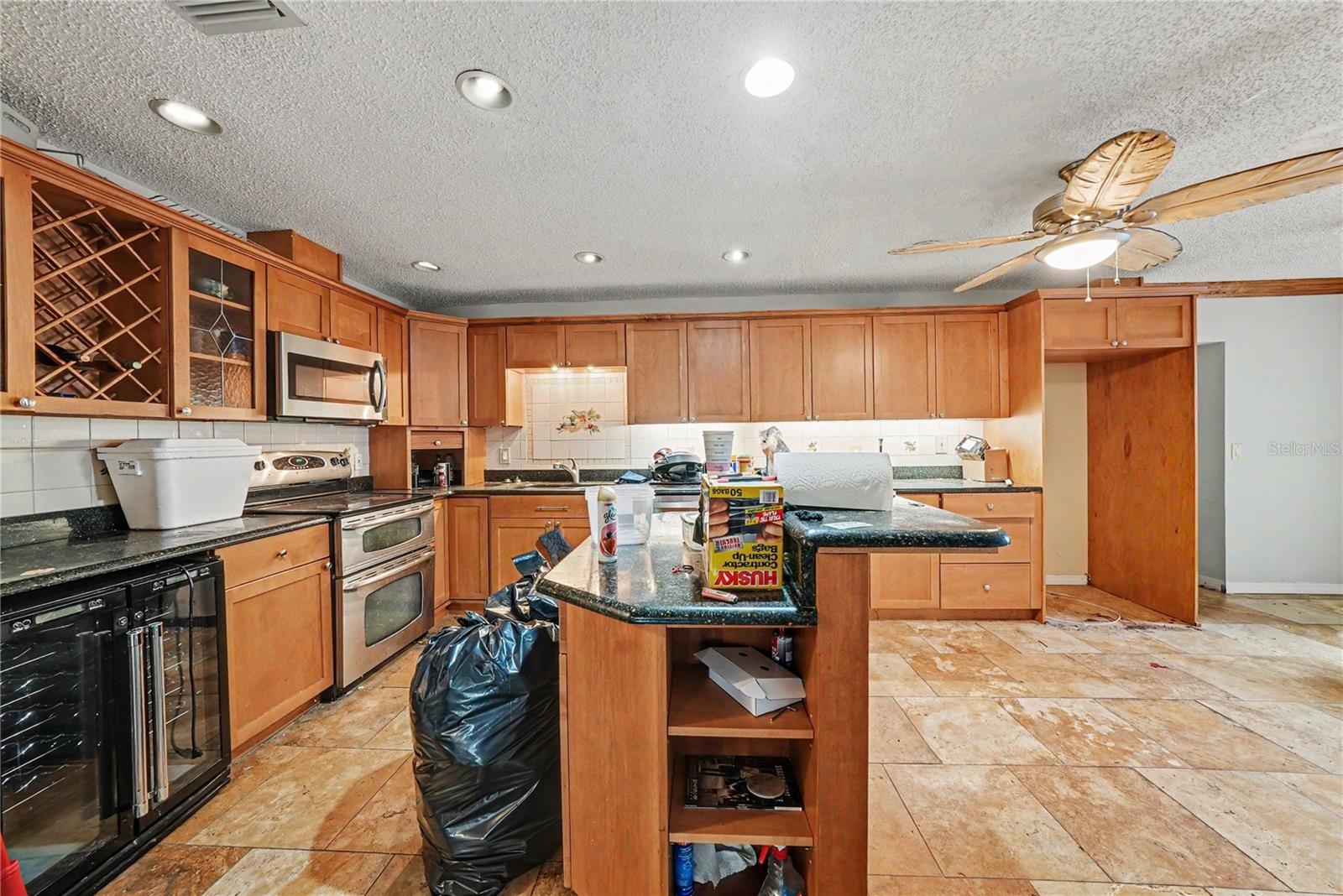 9624 HIDDEN OAKS CIR, TAMPA, FL, 33612