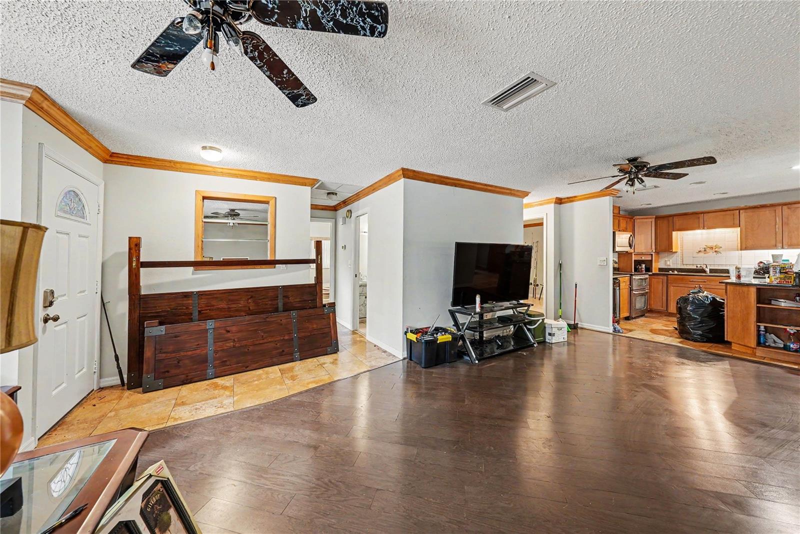 9624 HIDDEN OAKS CIR, TAMPA, FL, 33612