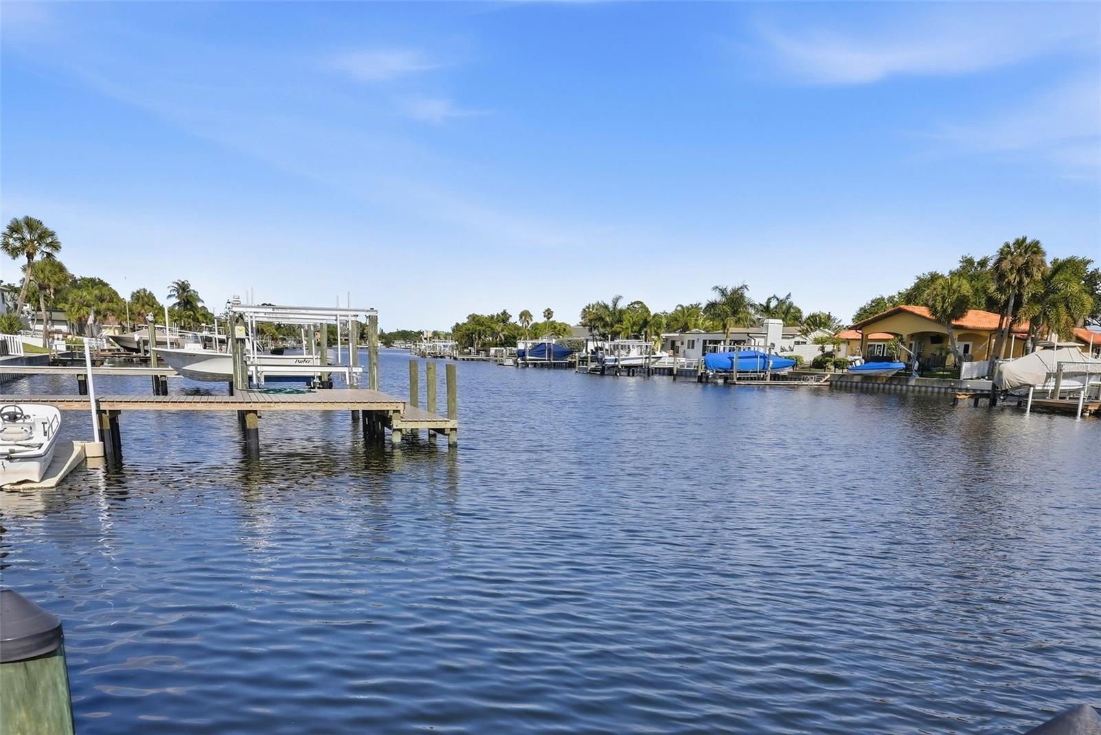 1024 44TH AVE NE, ST PETERSBURG, FL, 33703