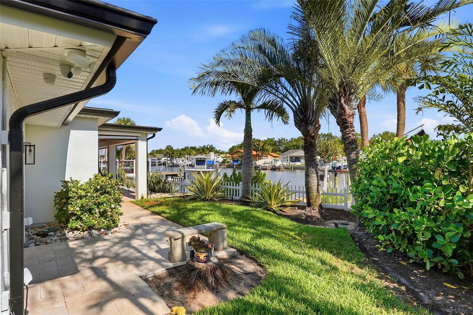 1024 44TH AVE NE, ST PETERSBURG, FL, 33703