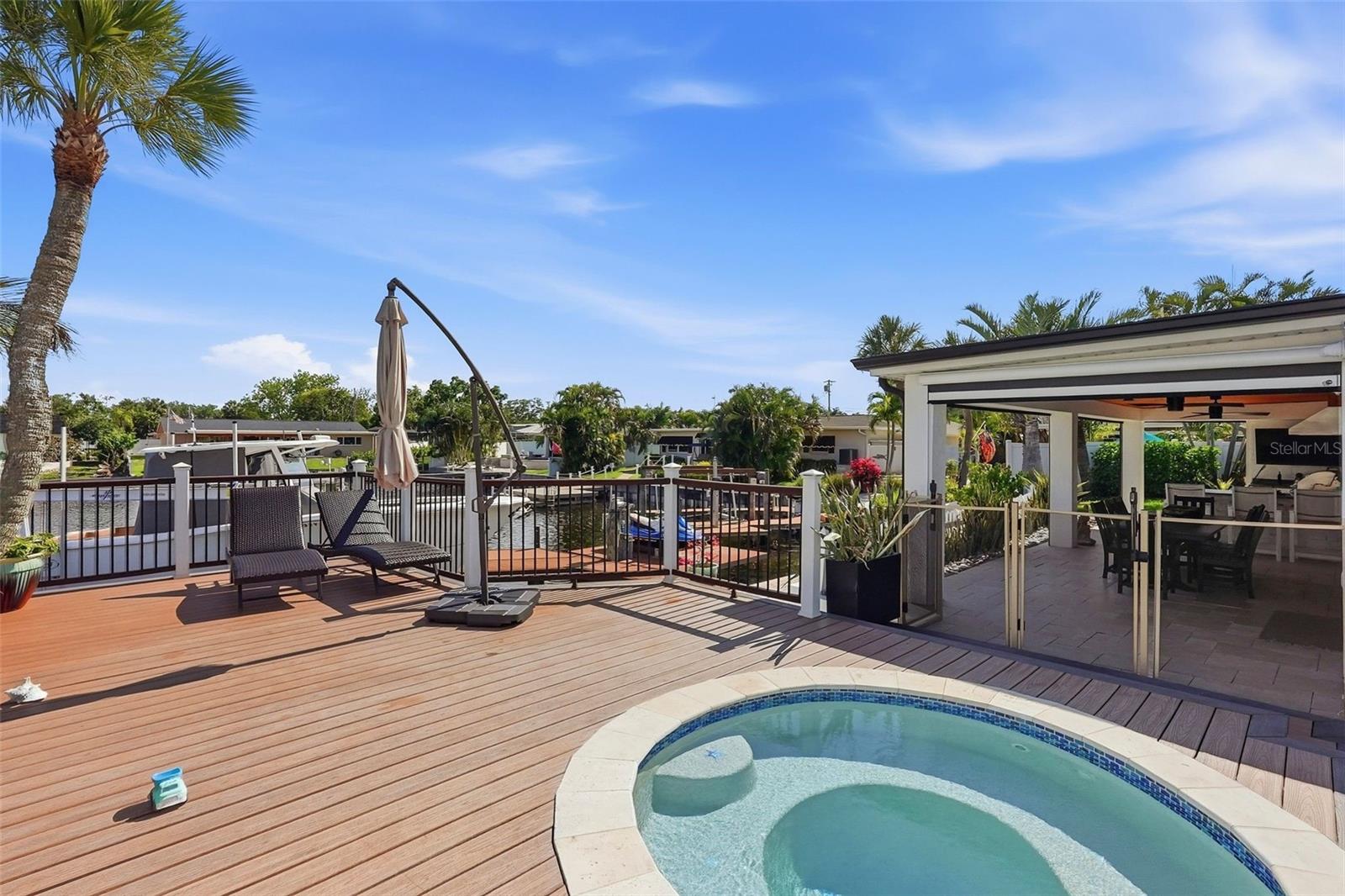 1024 44TH AVE NE, ST PETERSBURG, FL, 33703