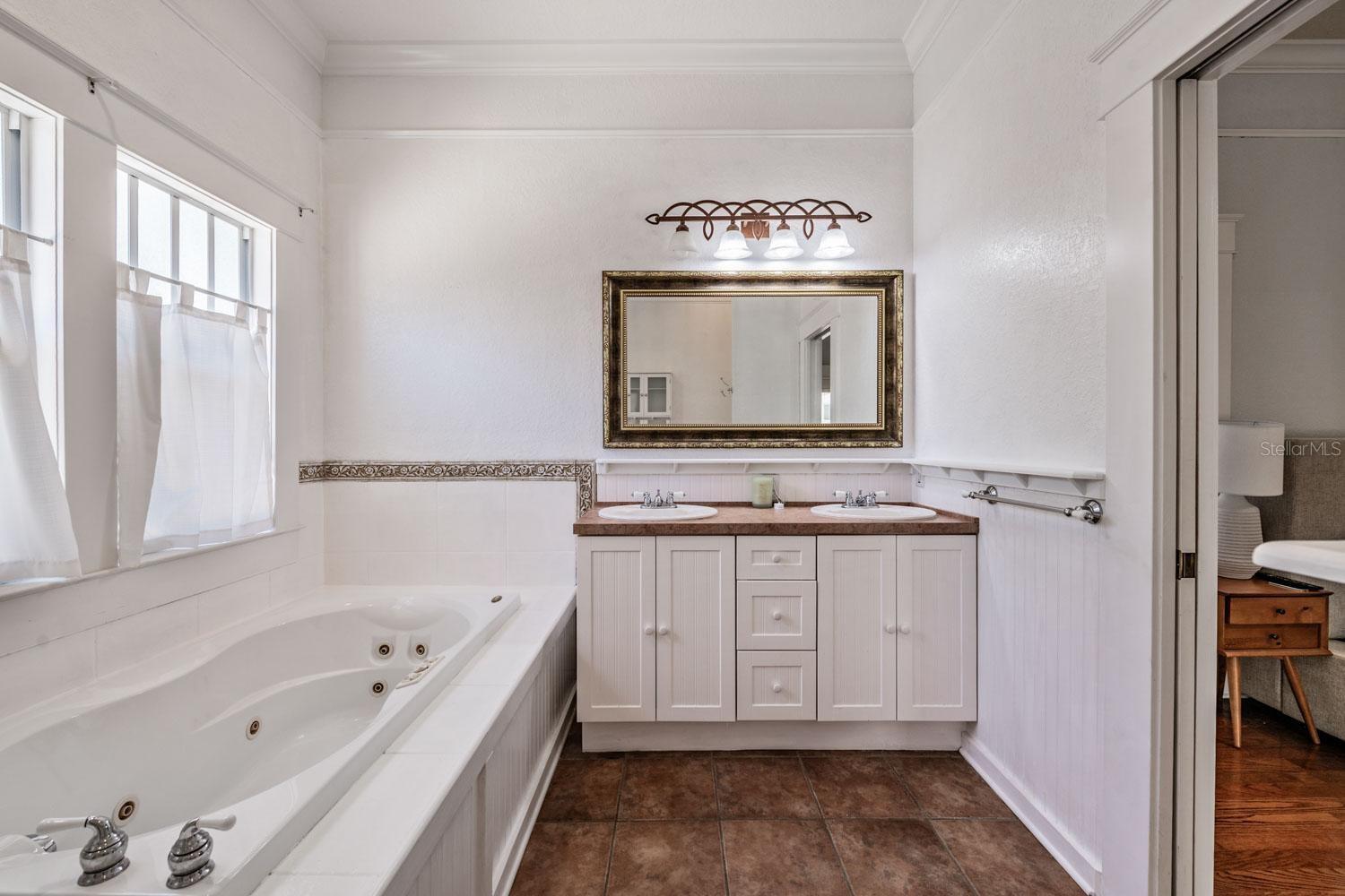 5804 N 9TH ST, TAMPA, FL, 33604