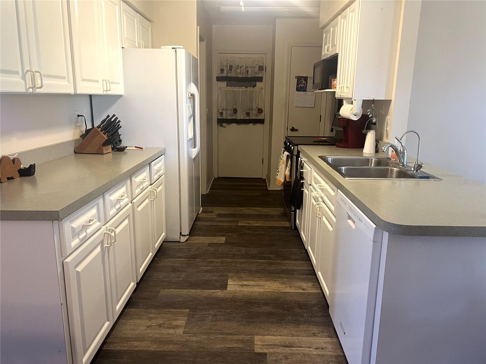 221 S VENICE BLVD, VENICE, FL, 34293
