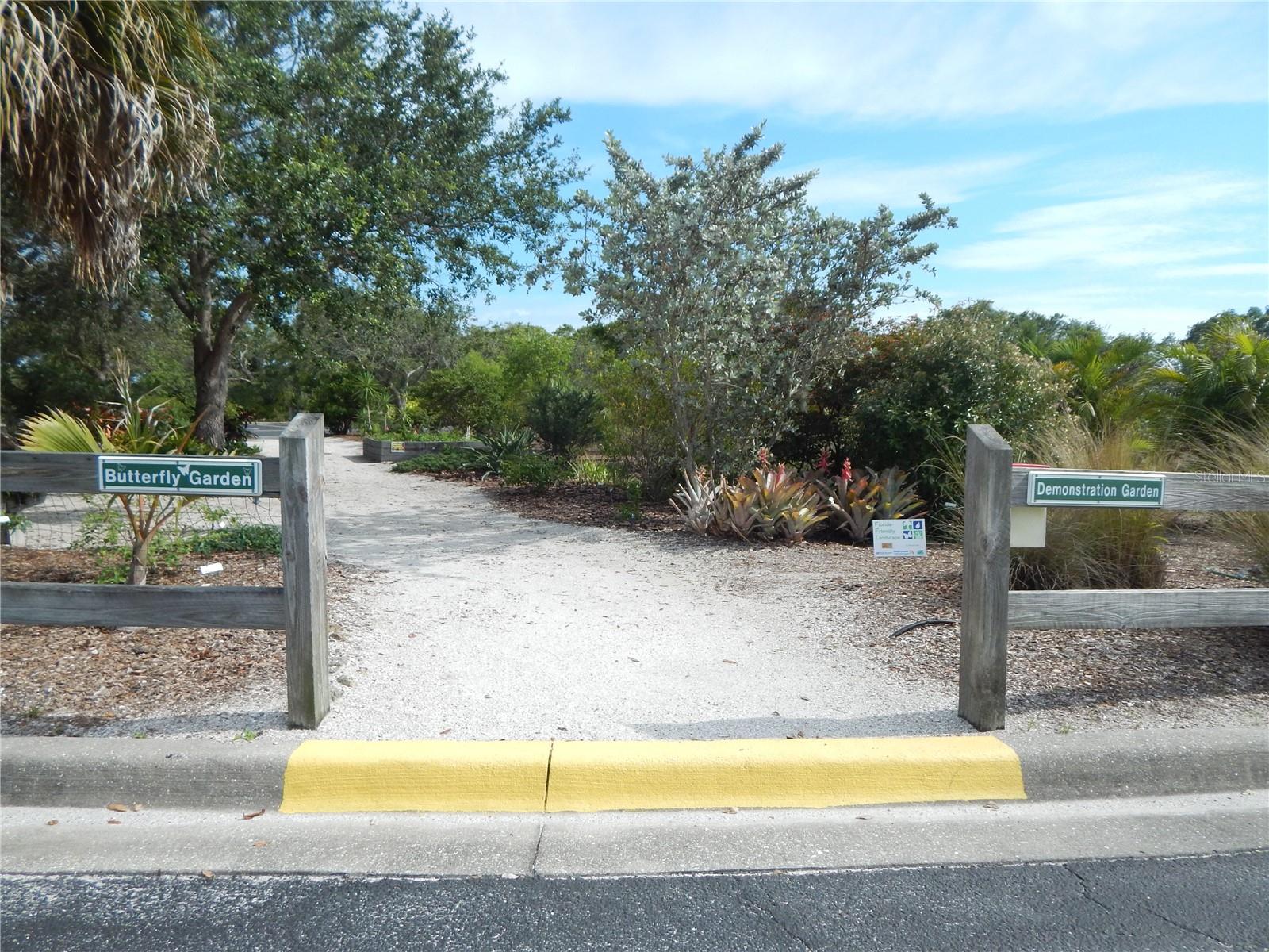 221 S VENICE BLVD, VENICE, FL, 34293