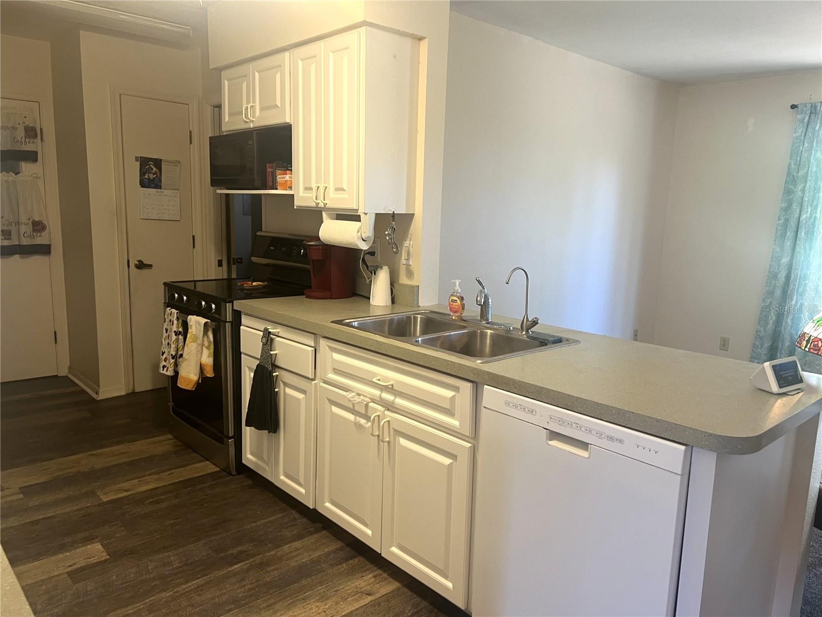 221 S VENICE BLVD, VENICE, FL, 34293