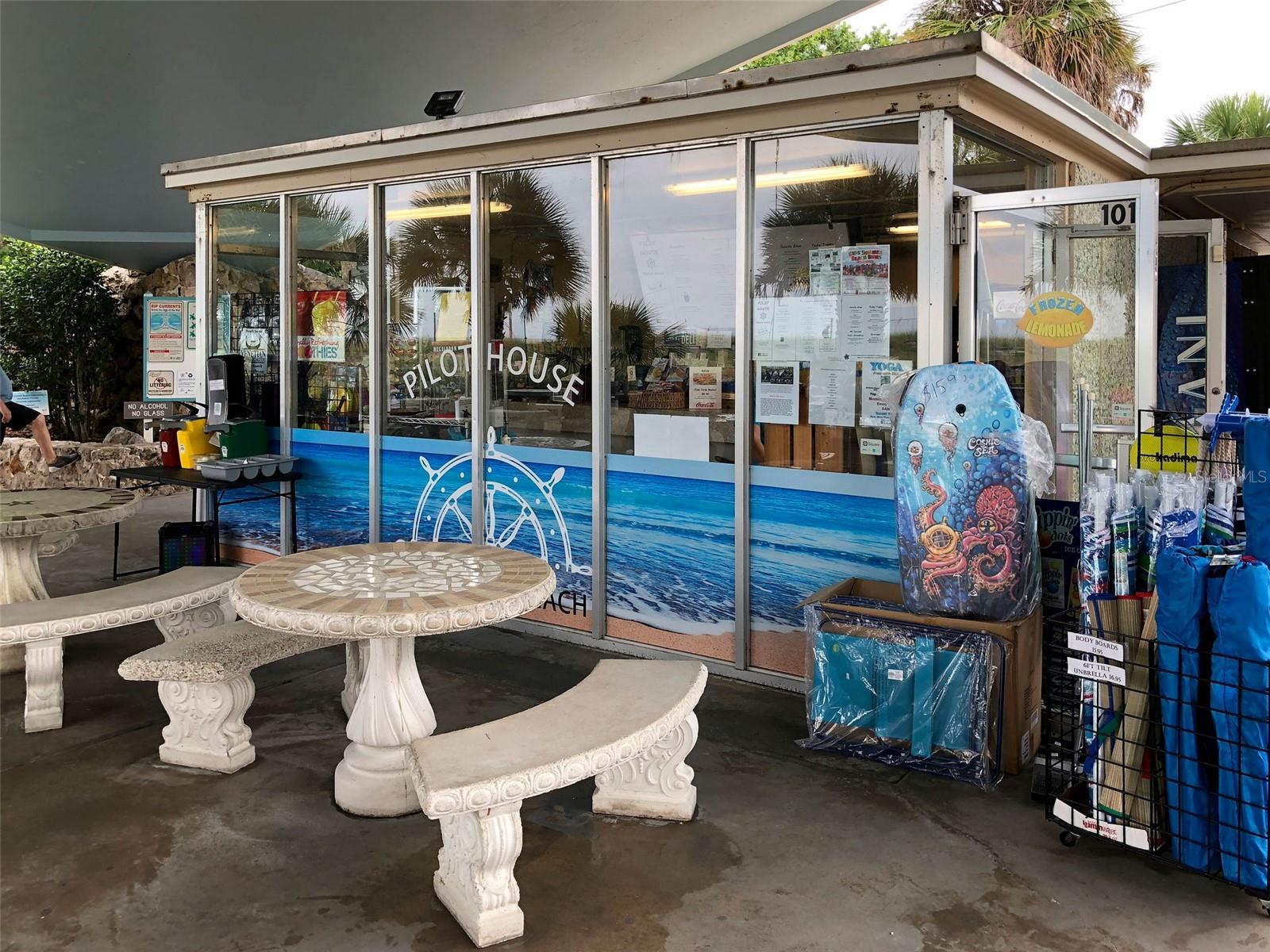 221 S VENICE BLVD, VENICE, FL, 34293