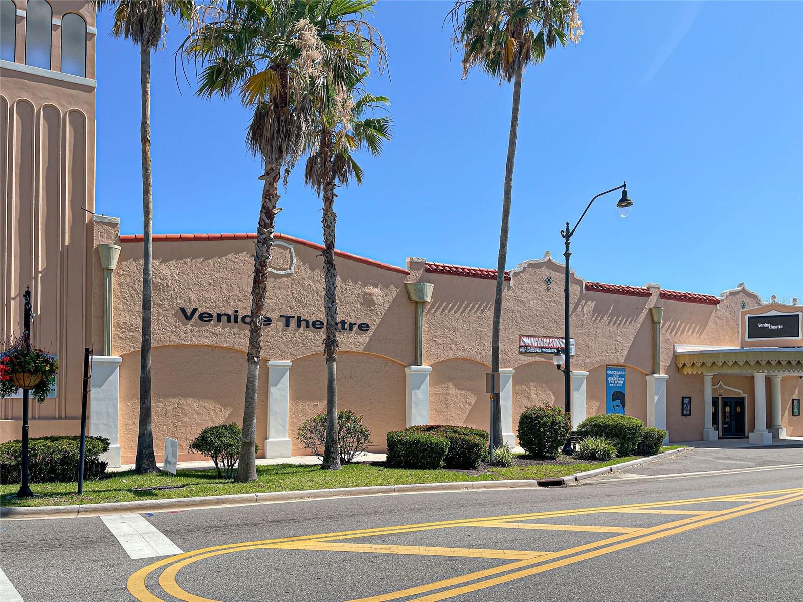 221 S VENICE BLVD, VENICE, FL, 34293
