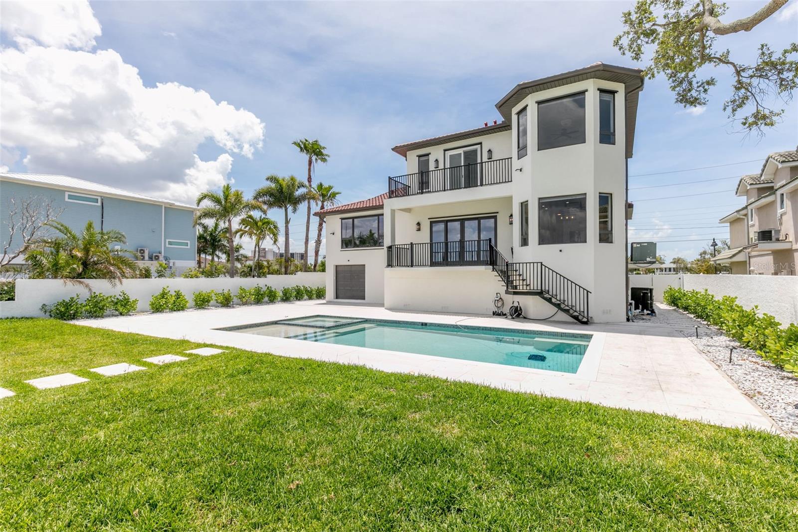 4 PARADISE LN, TREASURE ISLAND, FL, 33706