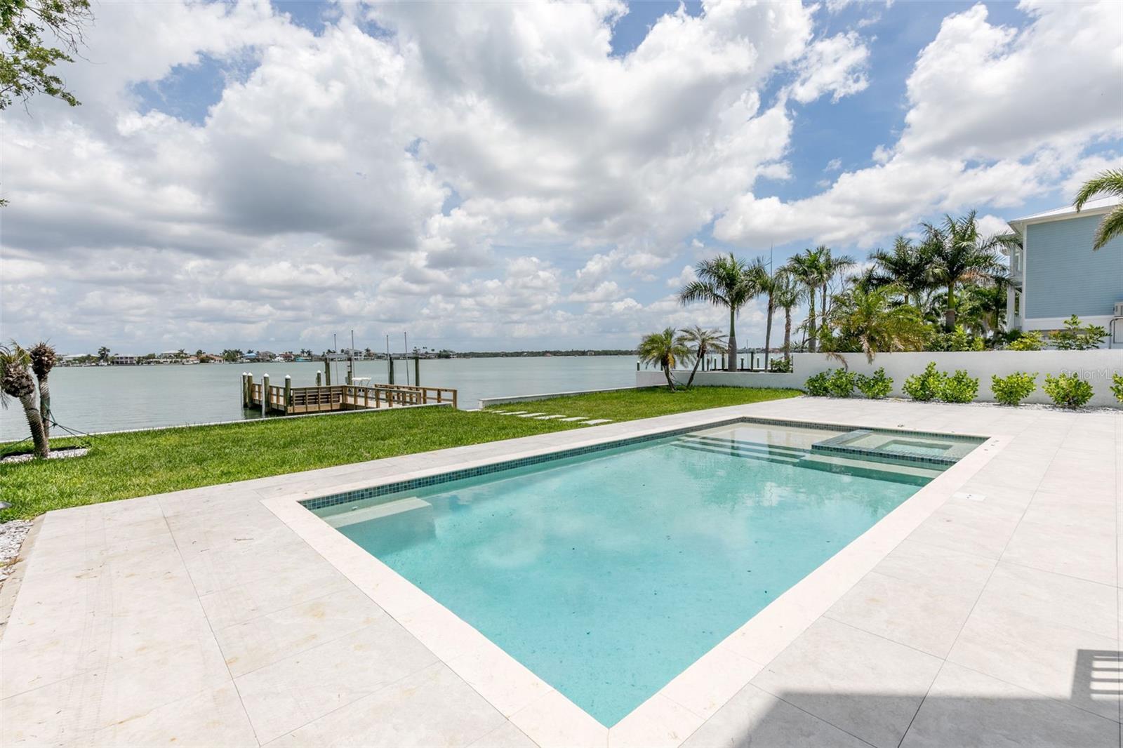4 PARADISE LN, TREASURE ISLAND, FL, 33706