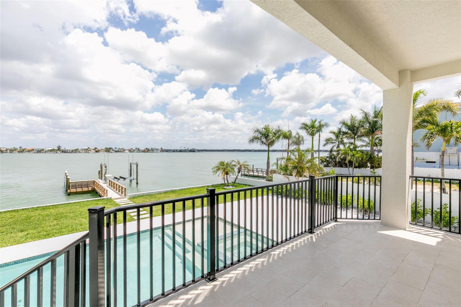 4 PARADISE LN, TREASURE ISLAND, FL, 33706