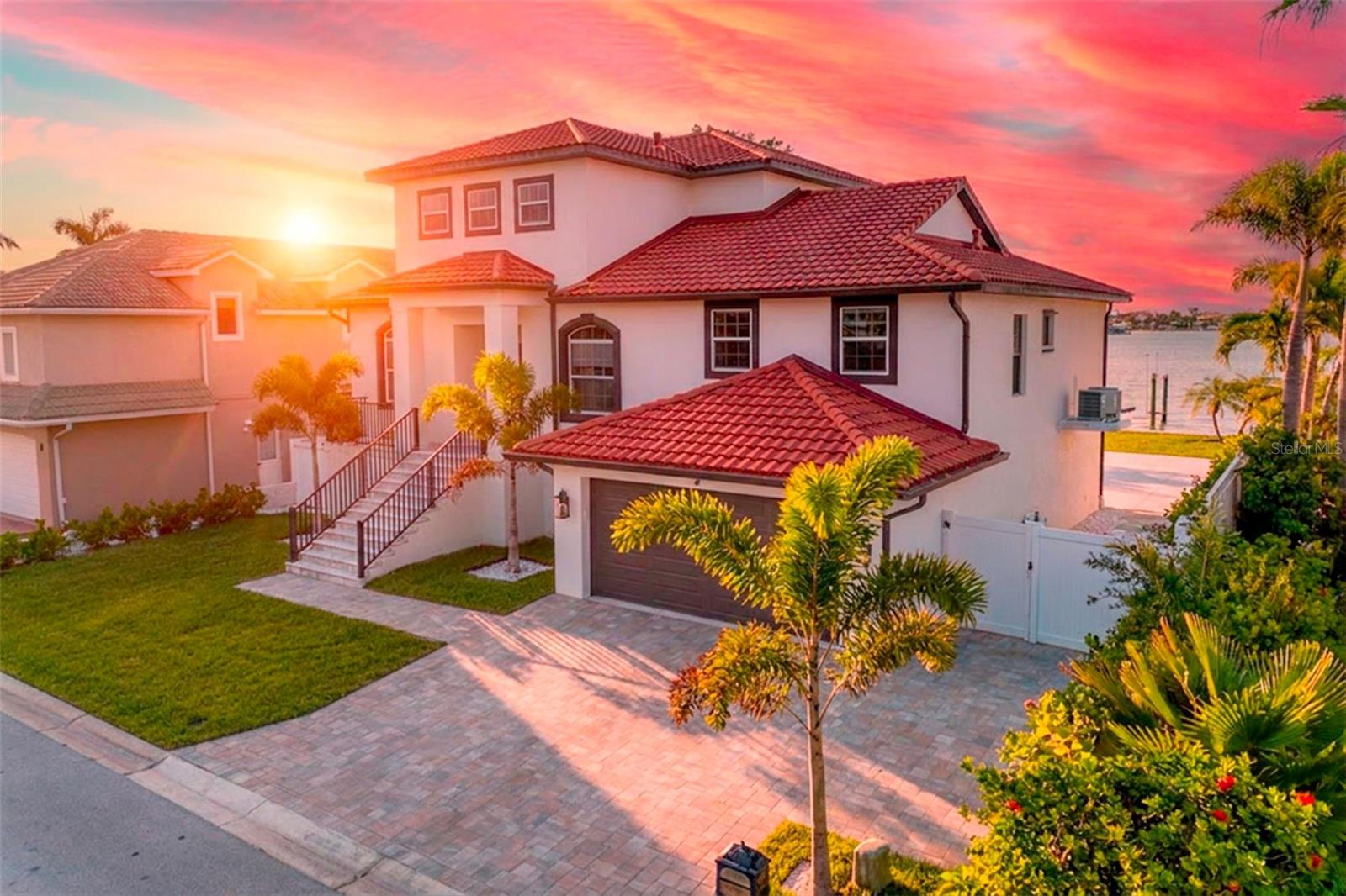 4 PARADISE LN, TREASURE ISLAND, FL, 33706