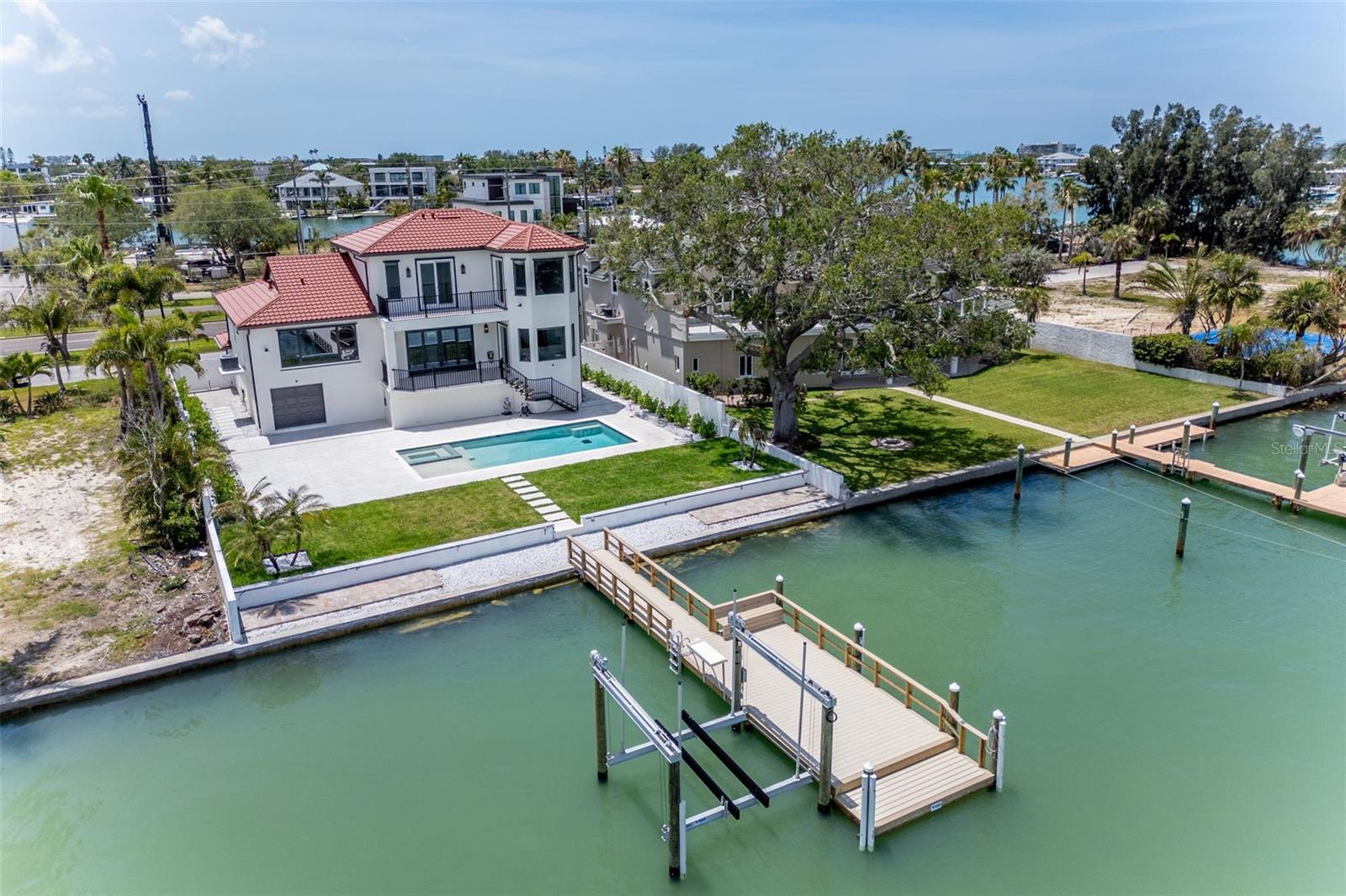 4 PARADISE LN, TREASURE ISLAND, FL, 33706