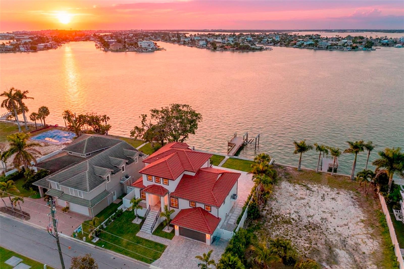 4 PARADISE LN, TREASURE ISLAND, FL, 33706