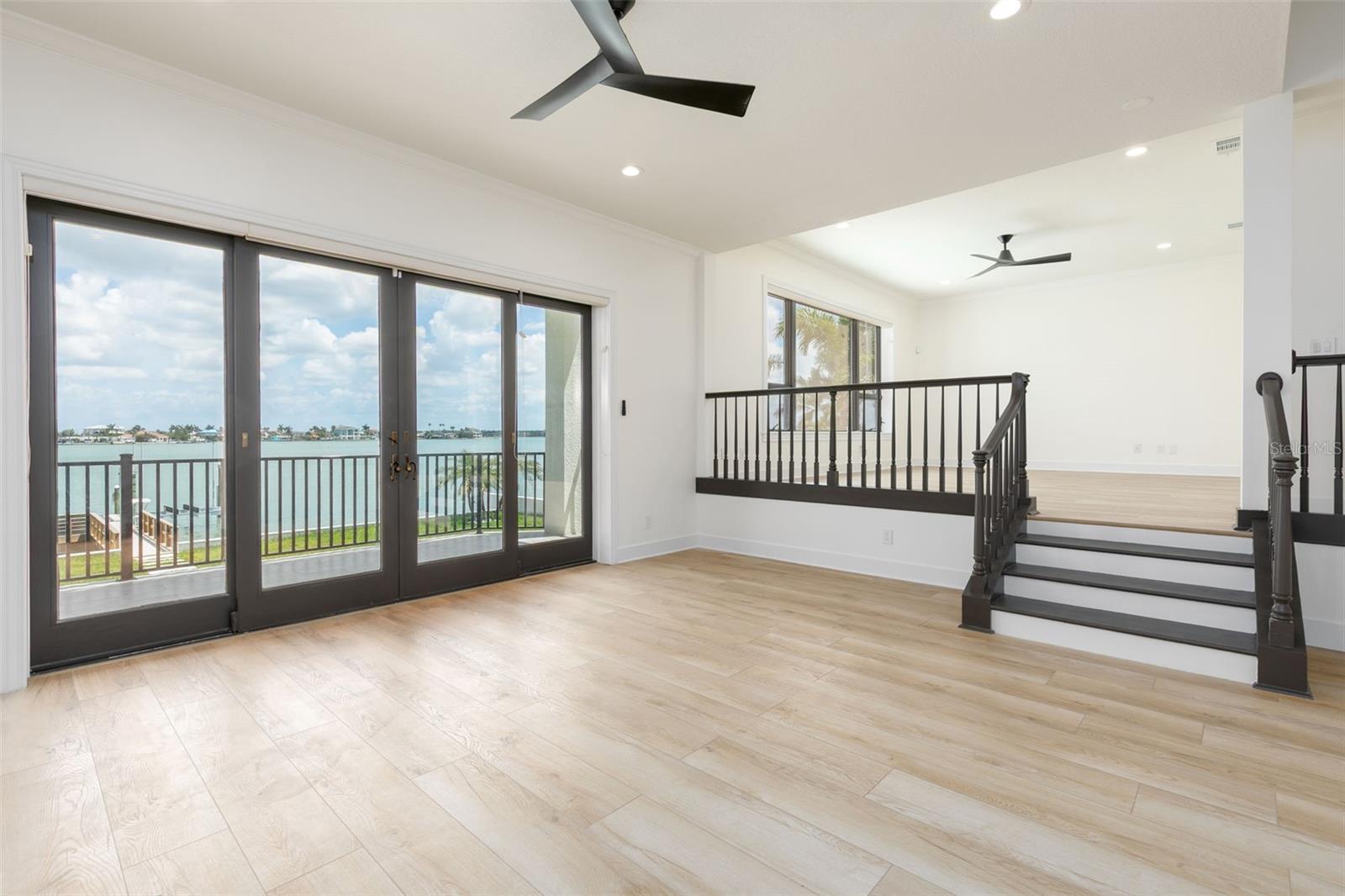 4 PARADISE LN, TREASURE ISLAND, FL, 33706