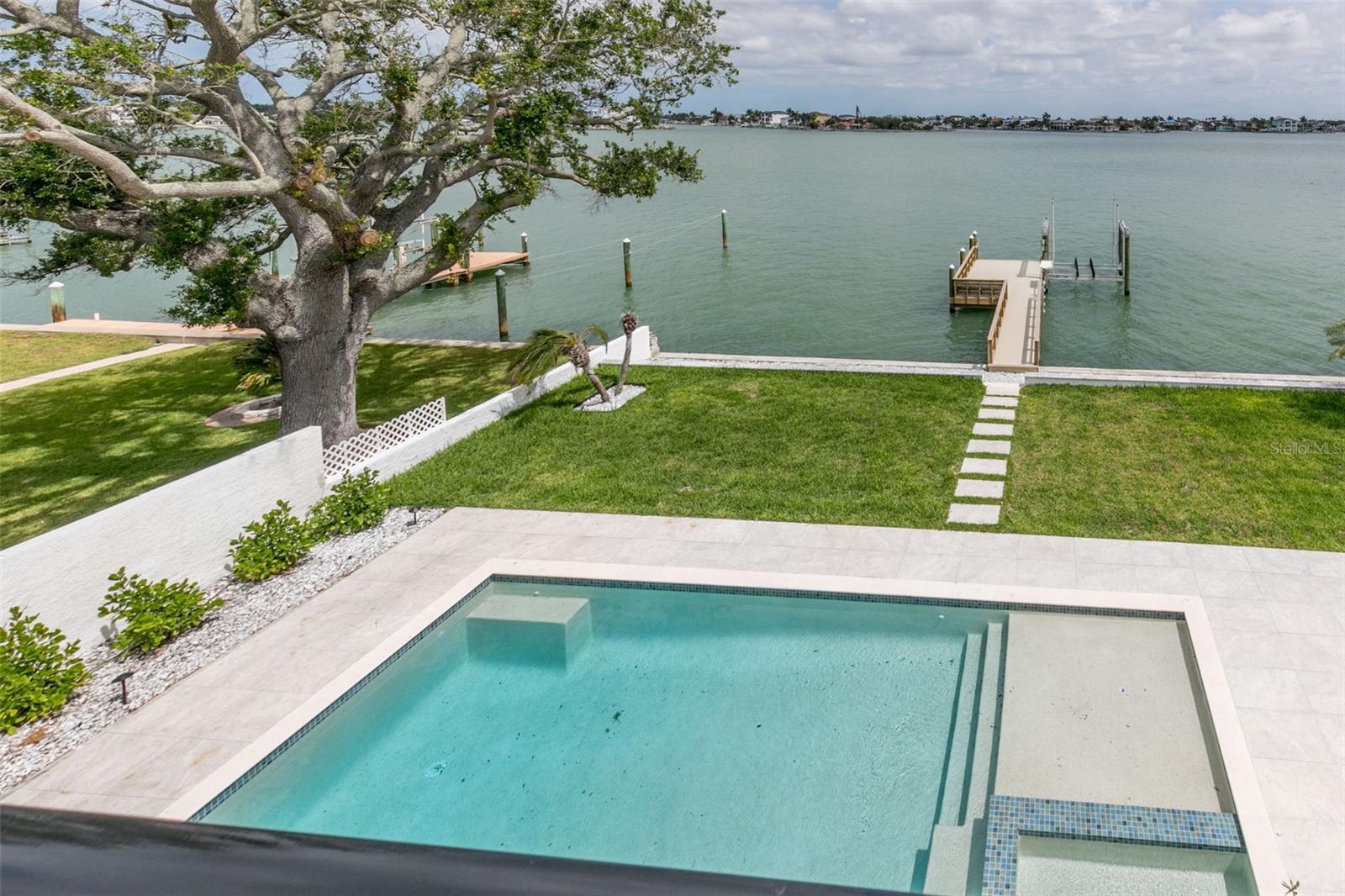 4 PARADISE LN, TREASURE ISLAND, FL, 33706
