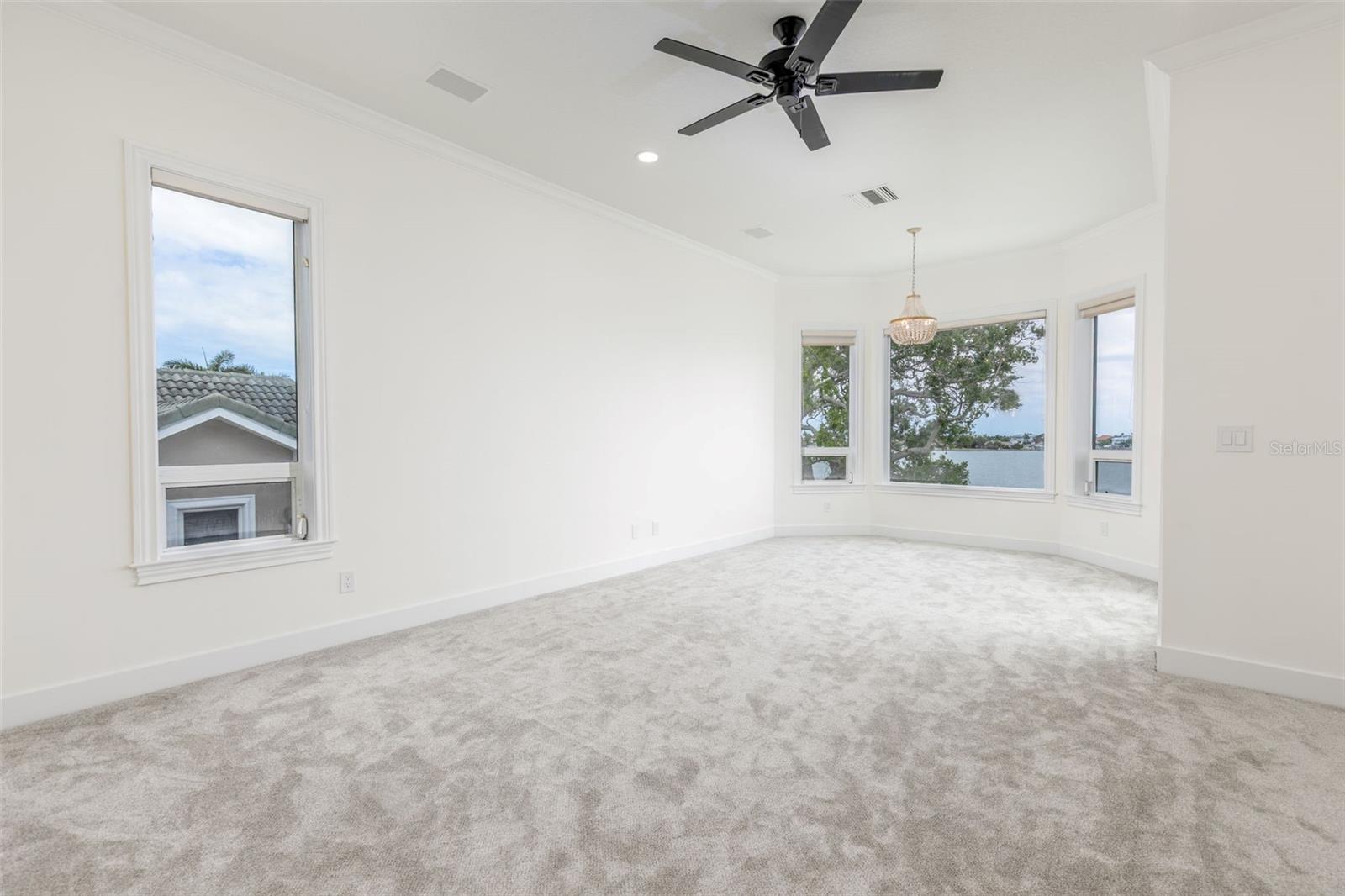 4 PARADISE LN, TREASURE ISLAND, FL, 33706