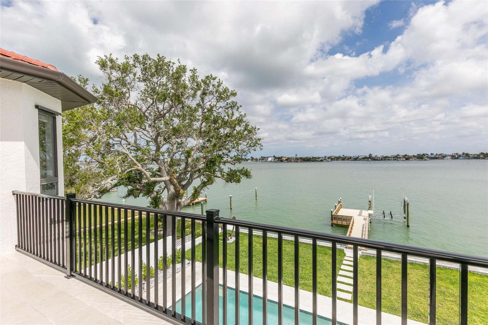 4 PARADISE LN, TREASURE ISLAND, FL, 33706