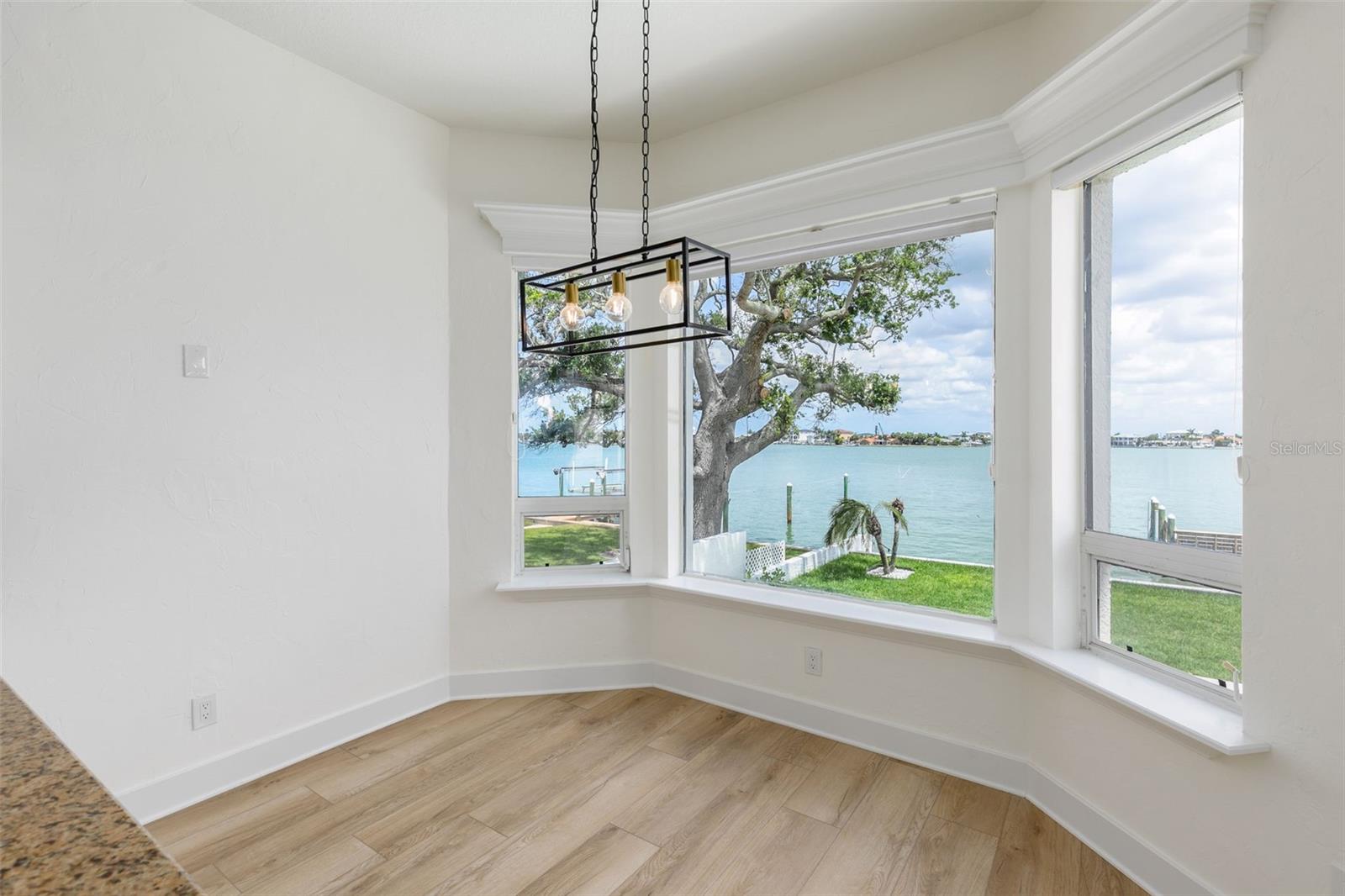 4 PARADISE LN, TREASURE ISLAND, FL, 33706