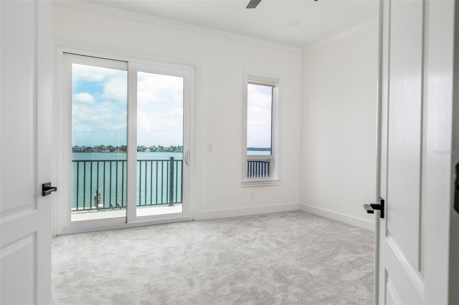 4 PARADISE LN, TREASURE ISLAND, FL, 33706
