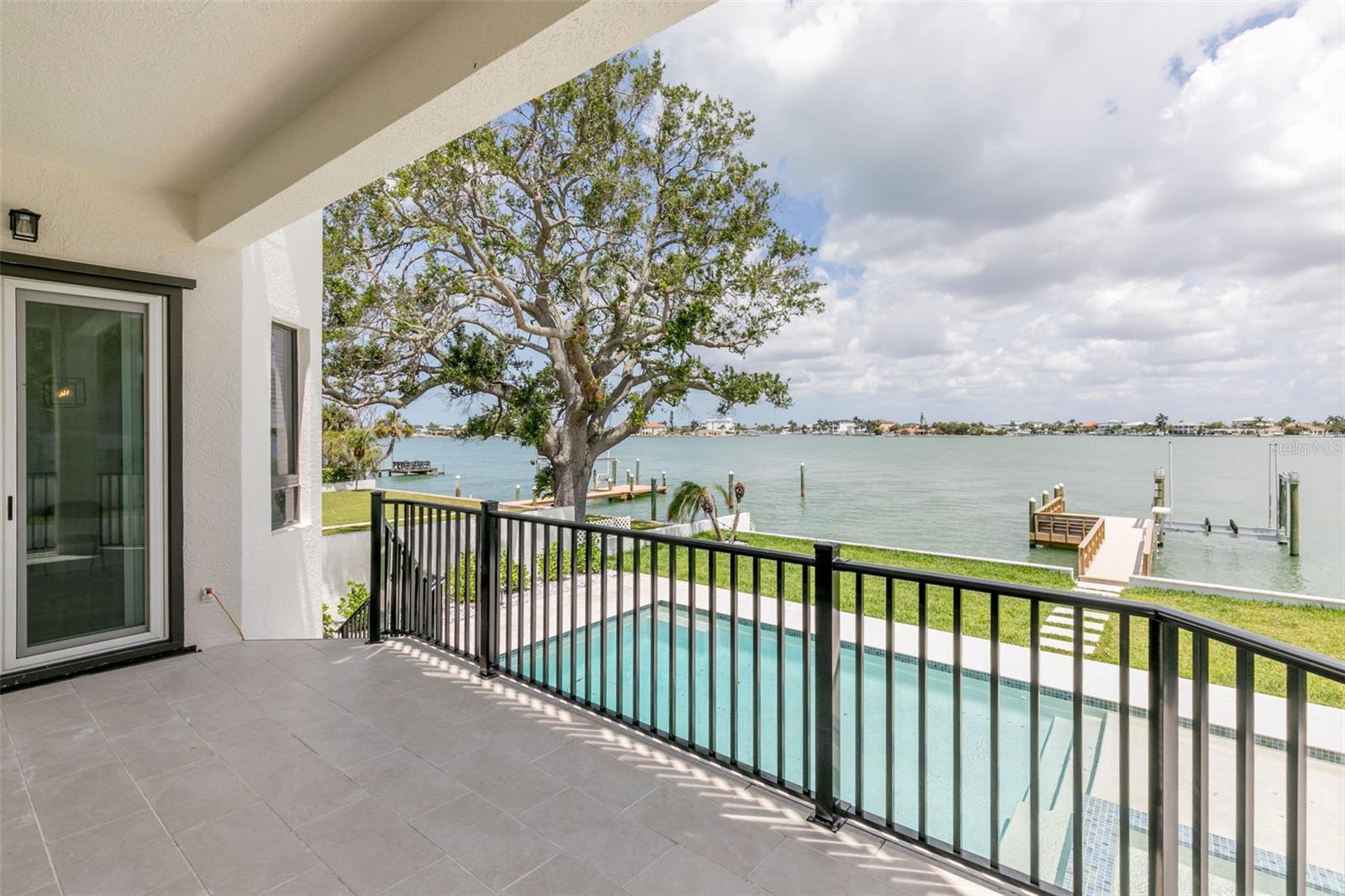 4 PARADISE LN, TREASURE ISLAND, FL, 33706