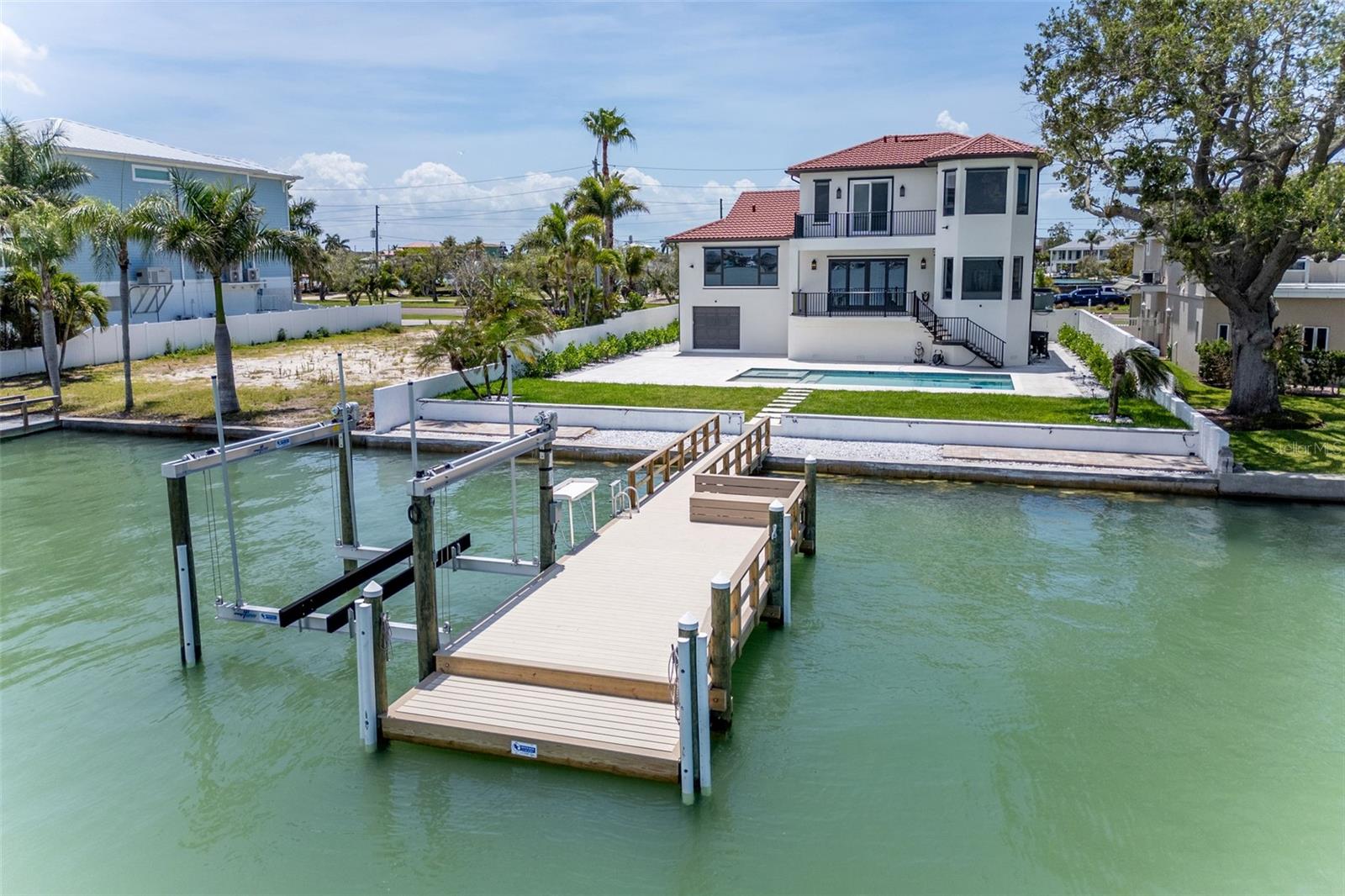 4 PARADISE LN, TREASURE ISLAND, FL, 33706