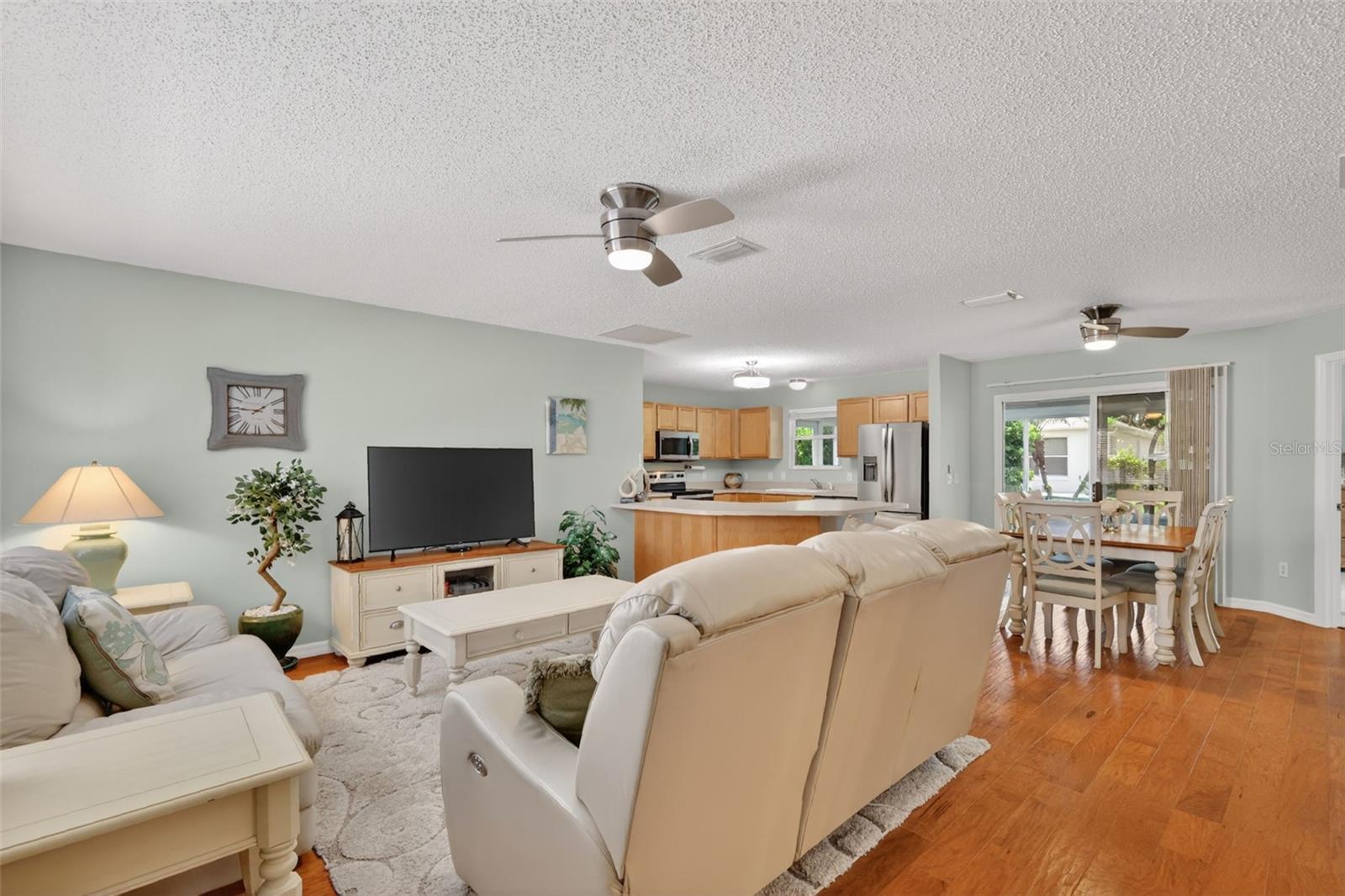 1060 GOLDEN GROVE DR, THE VILLAGES, FL, 32162