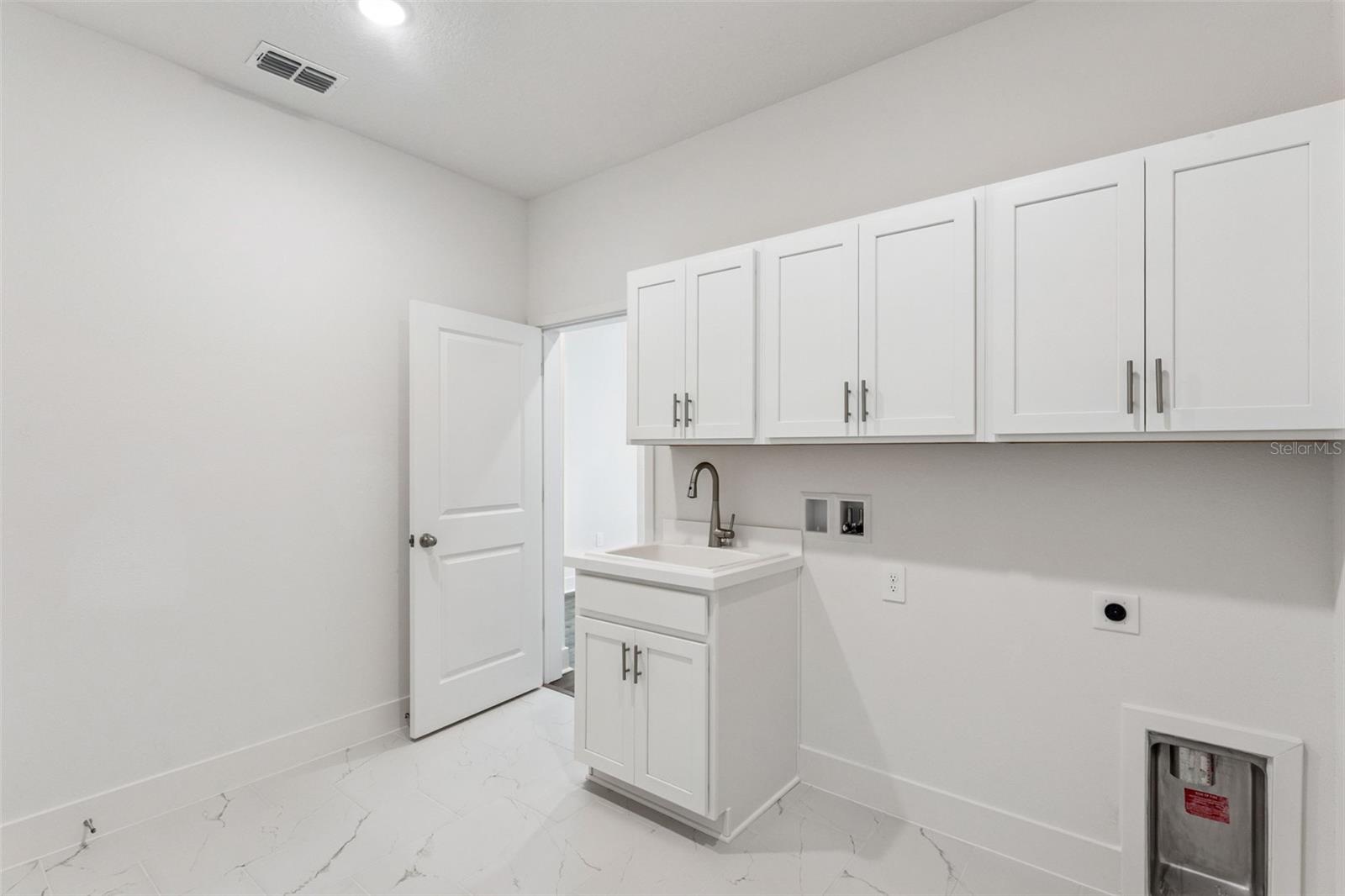 574 EMERALD GROVE DR, APOPKA, FL, 32703