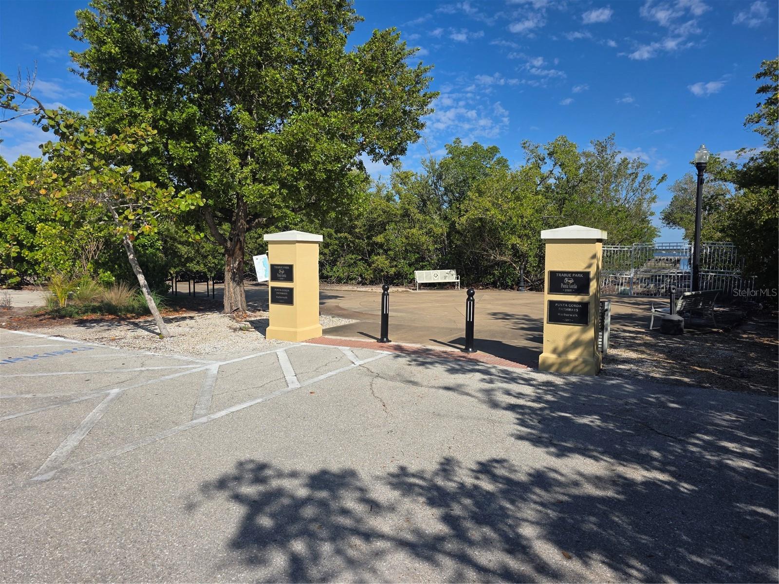 725 PATTY AVE, PUNTA GORDA, FL, 33950
