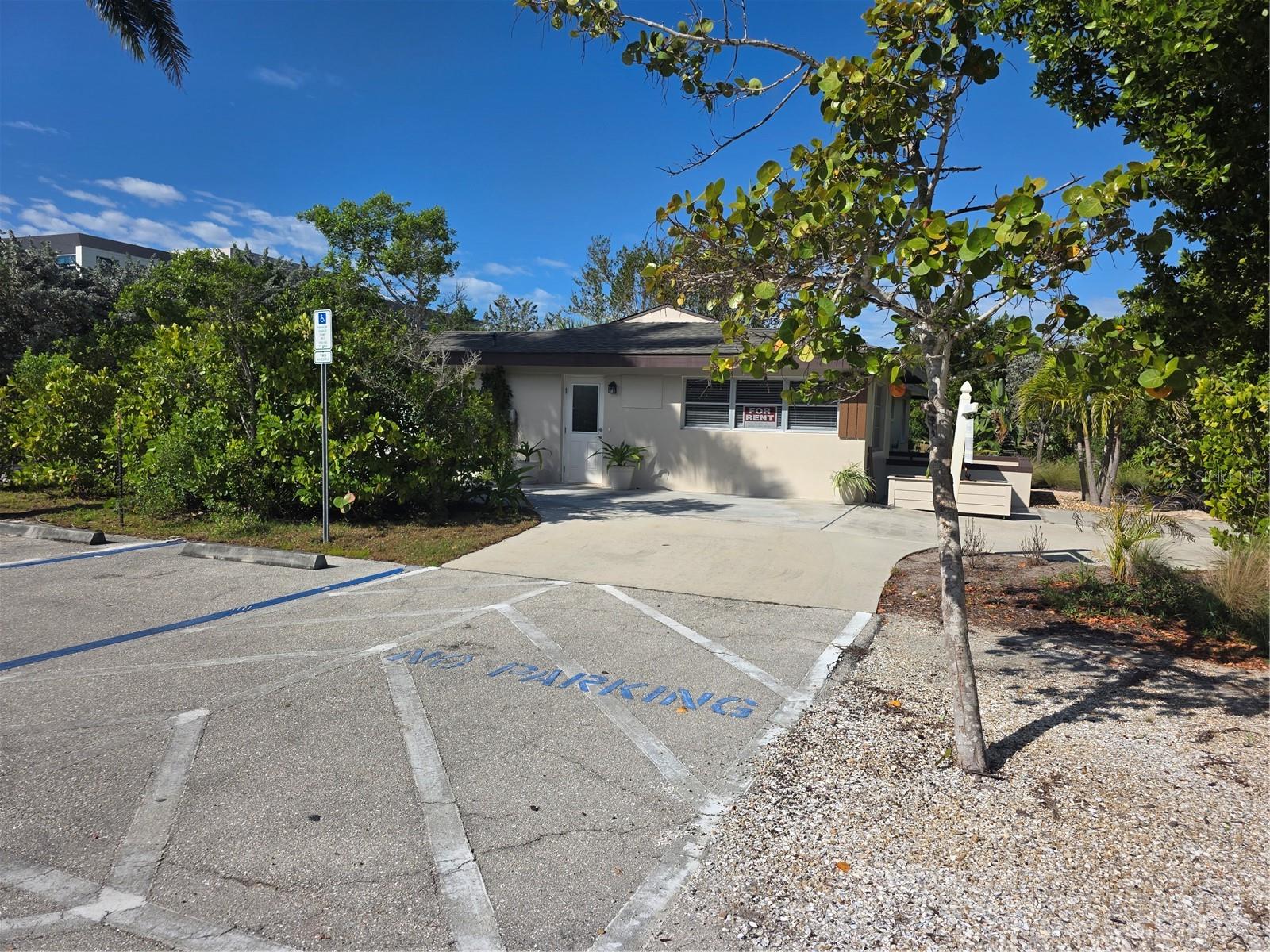 725 PATTY AVE, PUNTA GORDA, FL, 33950