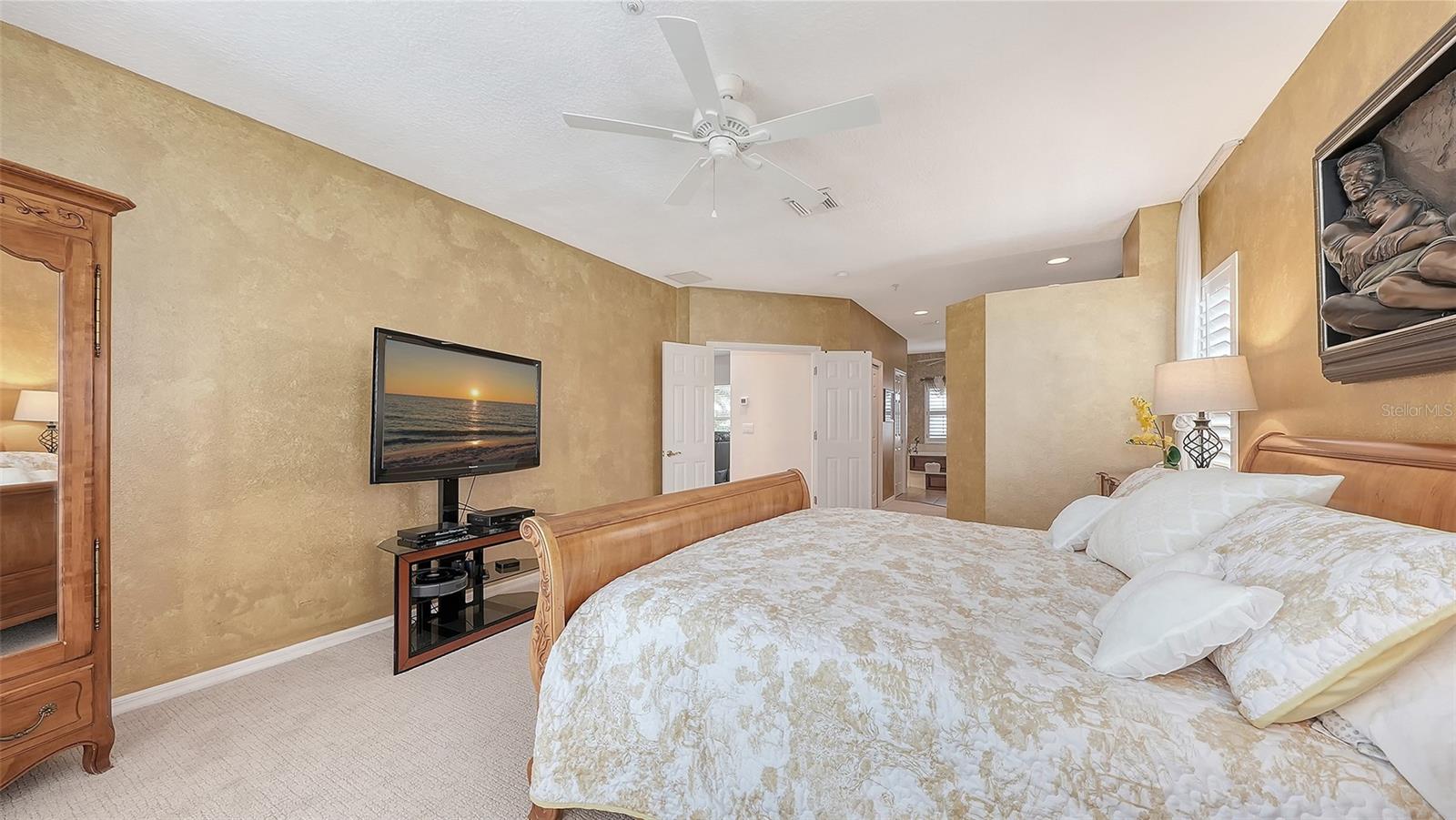 3040 GULF OF MEXICO DR #3, LONGBOAT KEY, FL, 34228