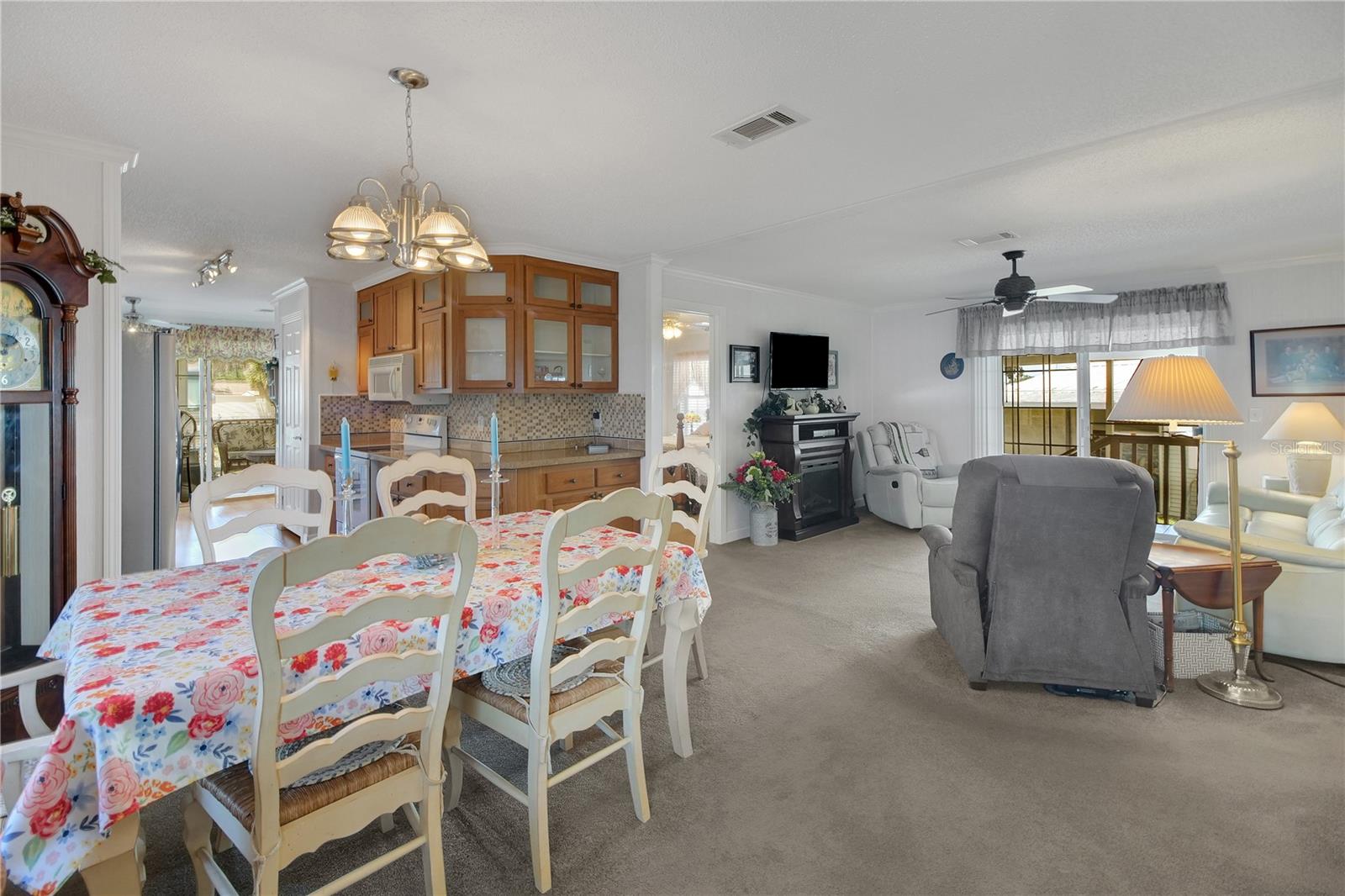 15 RIVERVIEW DR, FRUITLAND PARK, FL, 34731